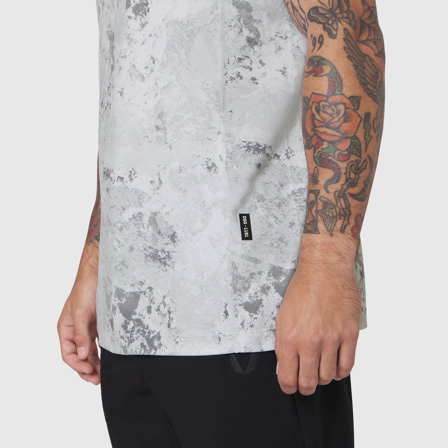 1191. AEROSILVER® UPF50+ Run Tee Sedona Snow Camo | ASRV for sale