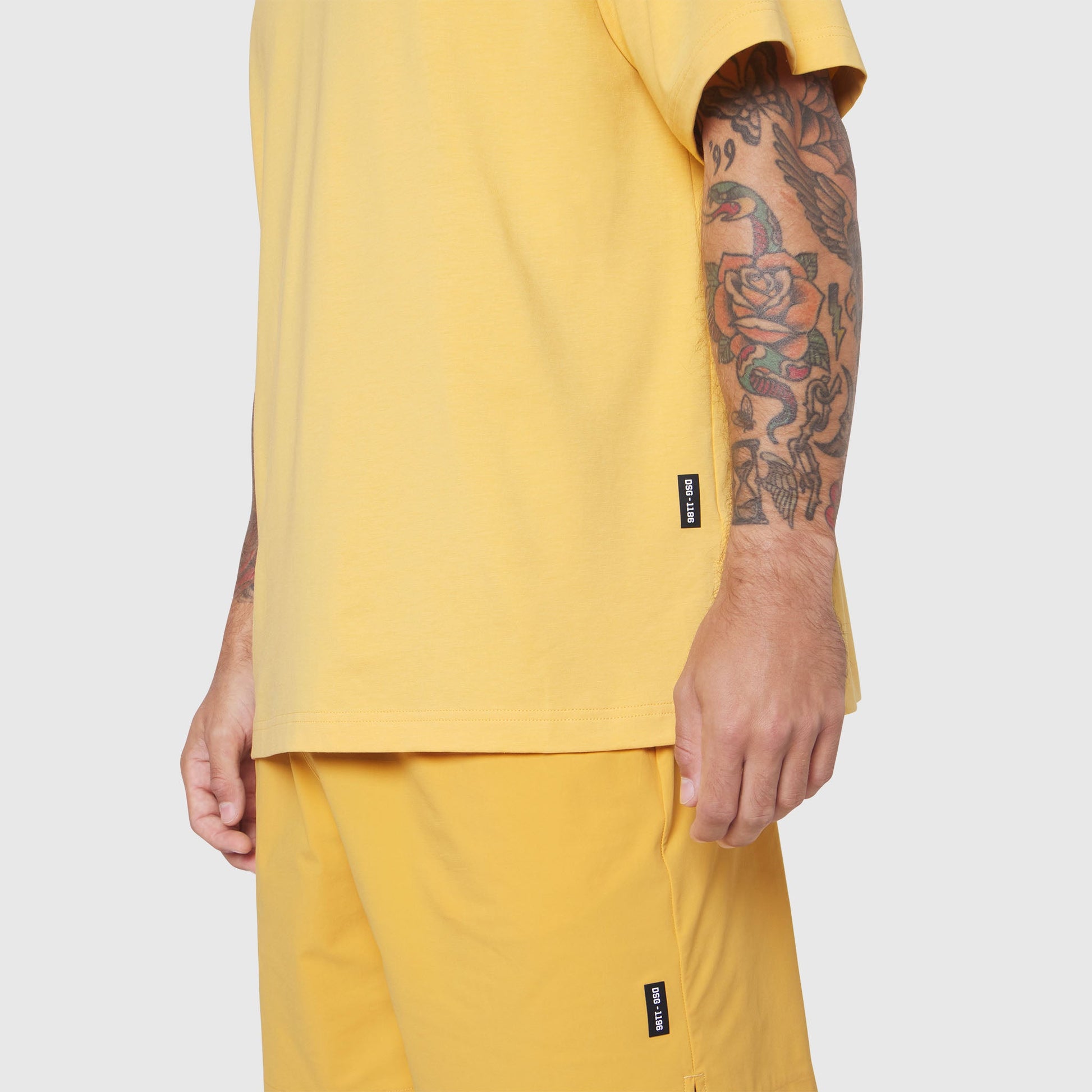 1186. SUPIMA® Ice-Skin™ Reversible Tee Amber/Black | ASRV sale