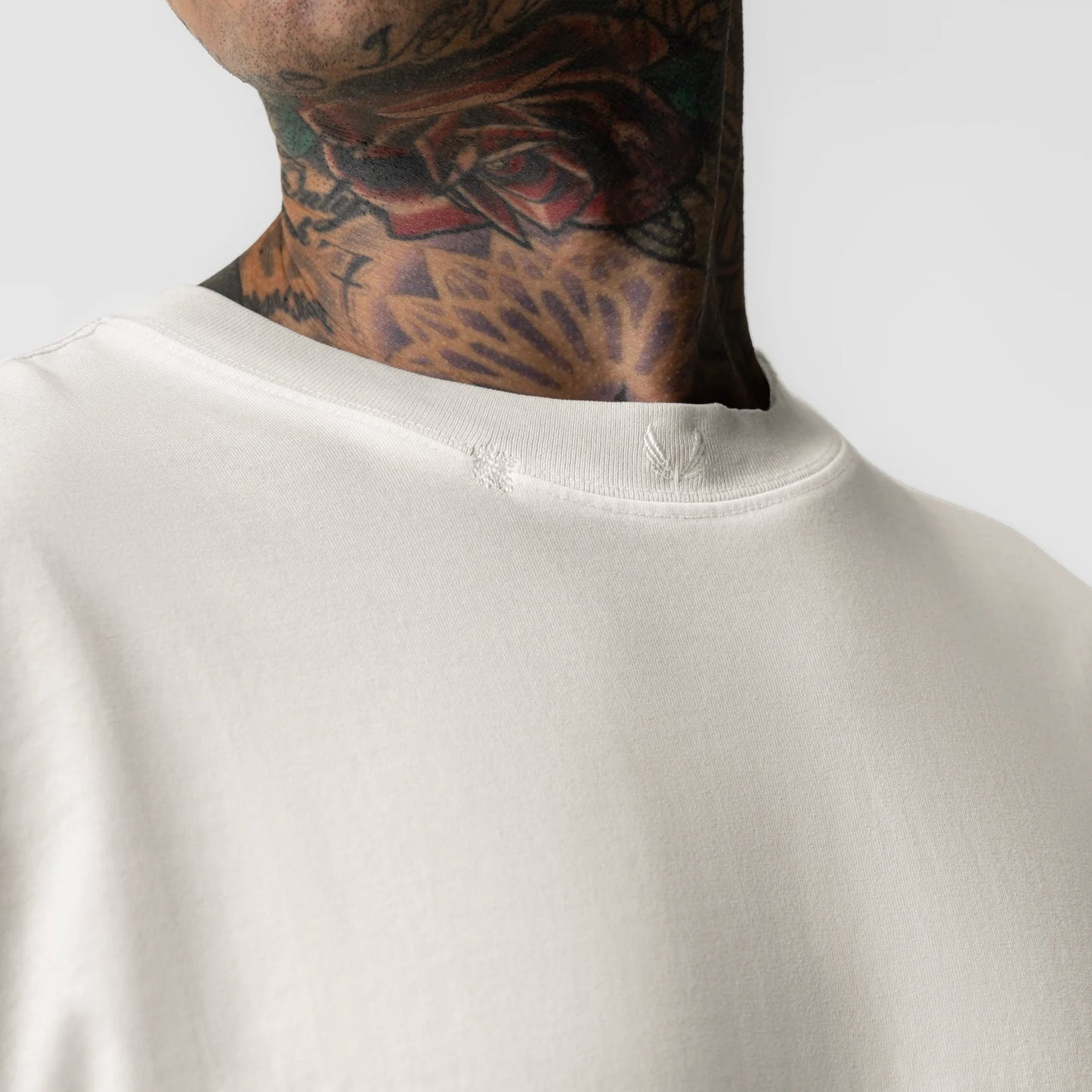 0851. Tech Essential™ Relaxed Long Sleeve Faded Stone | ASRV near me