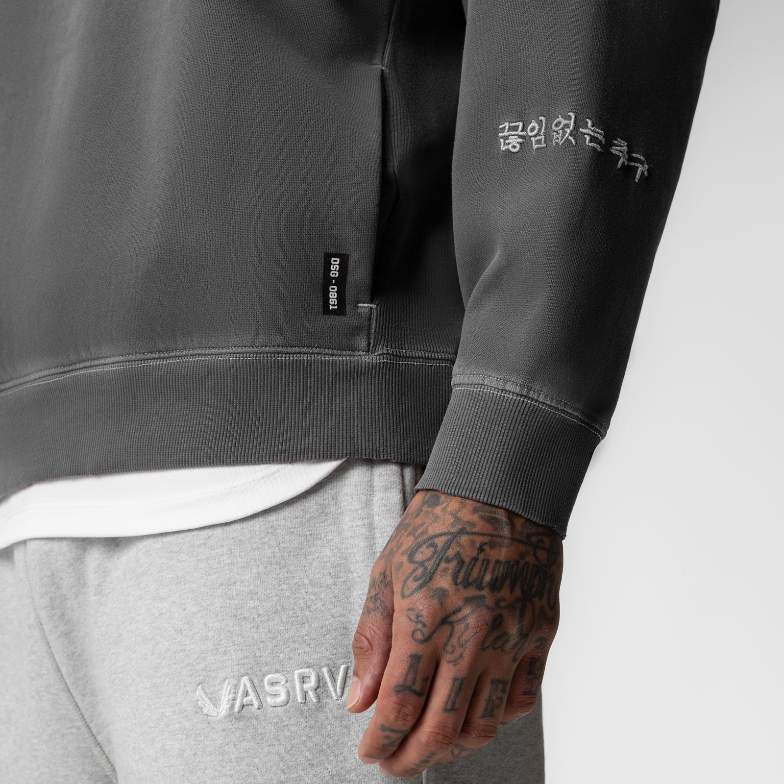 0861. Tech Essential™ Distressed Crewneck Faded Grey | ASRV sale