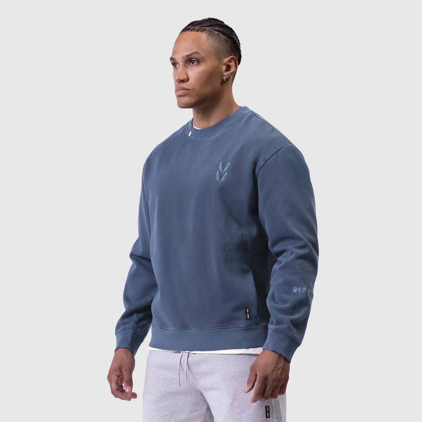 0861. Tech Essential™ Distressed Crewneck Faded Navy | ASRV discount