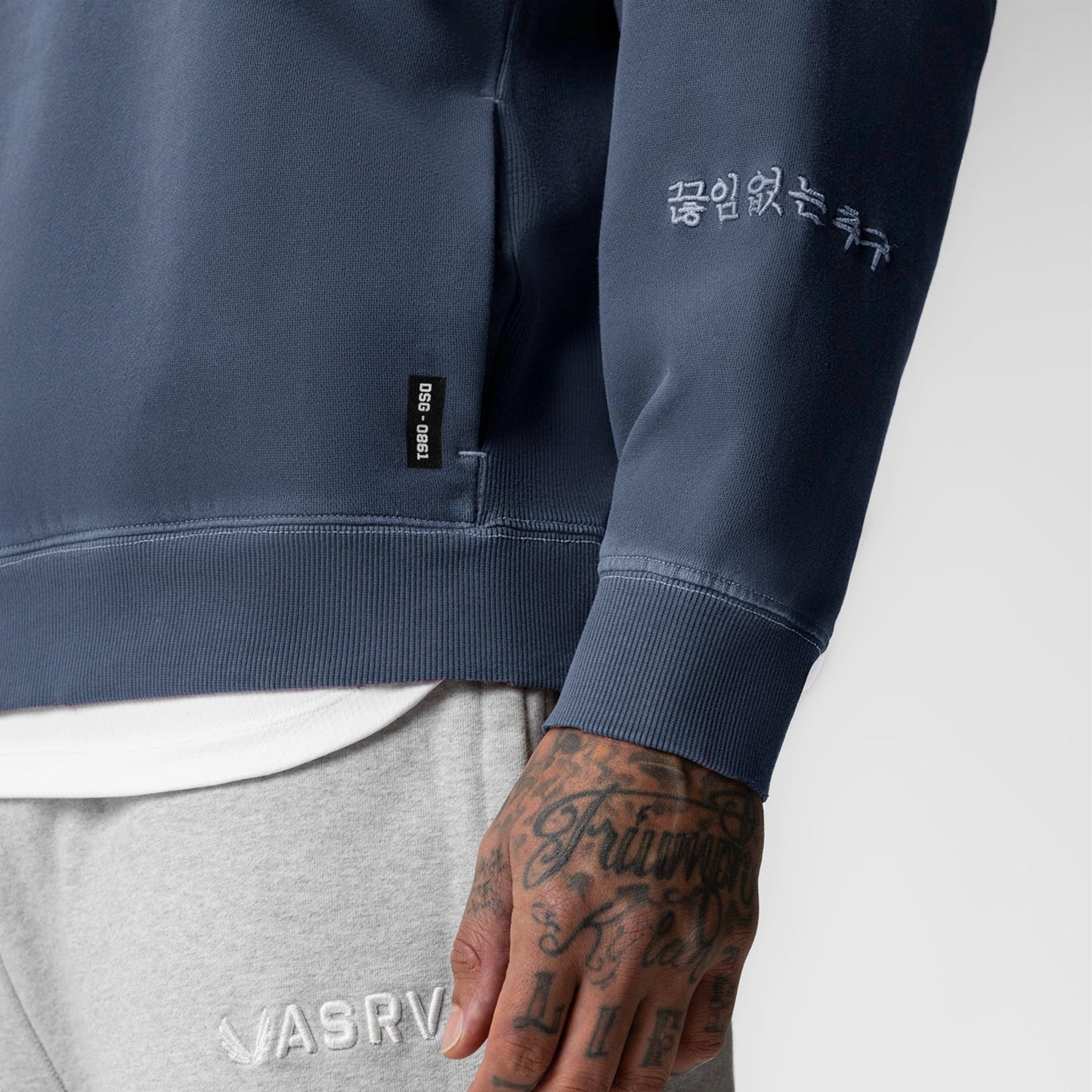 0861. Tech Essential™ Distressed Crewneck Faded Navy | ASRV discount