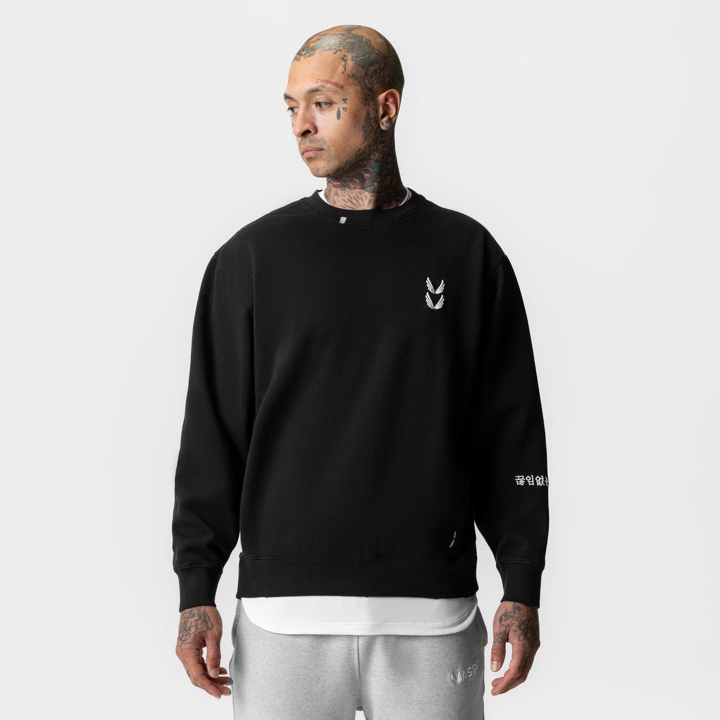 0861. Tech Essential™ Distressed Crewneck Black | ASRV on sale