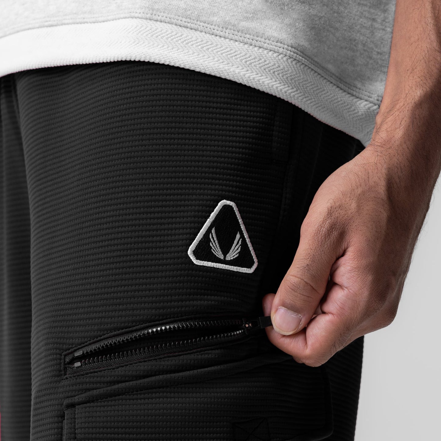 1033. Deltapeak® Cargo Cinch Jogger Black | ASRV on sale