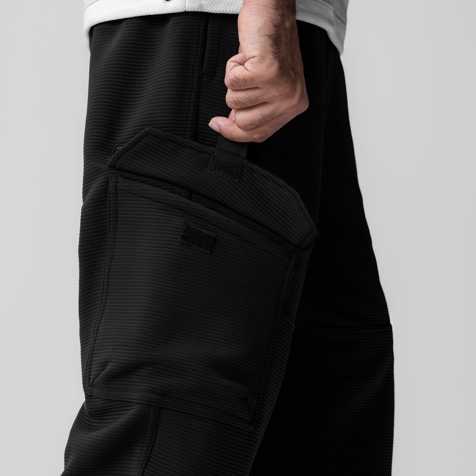 1033. Deltapeak® Cargo Cinch Jogger Black | ASRV on sale