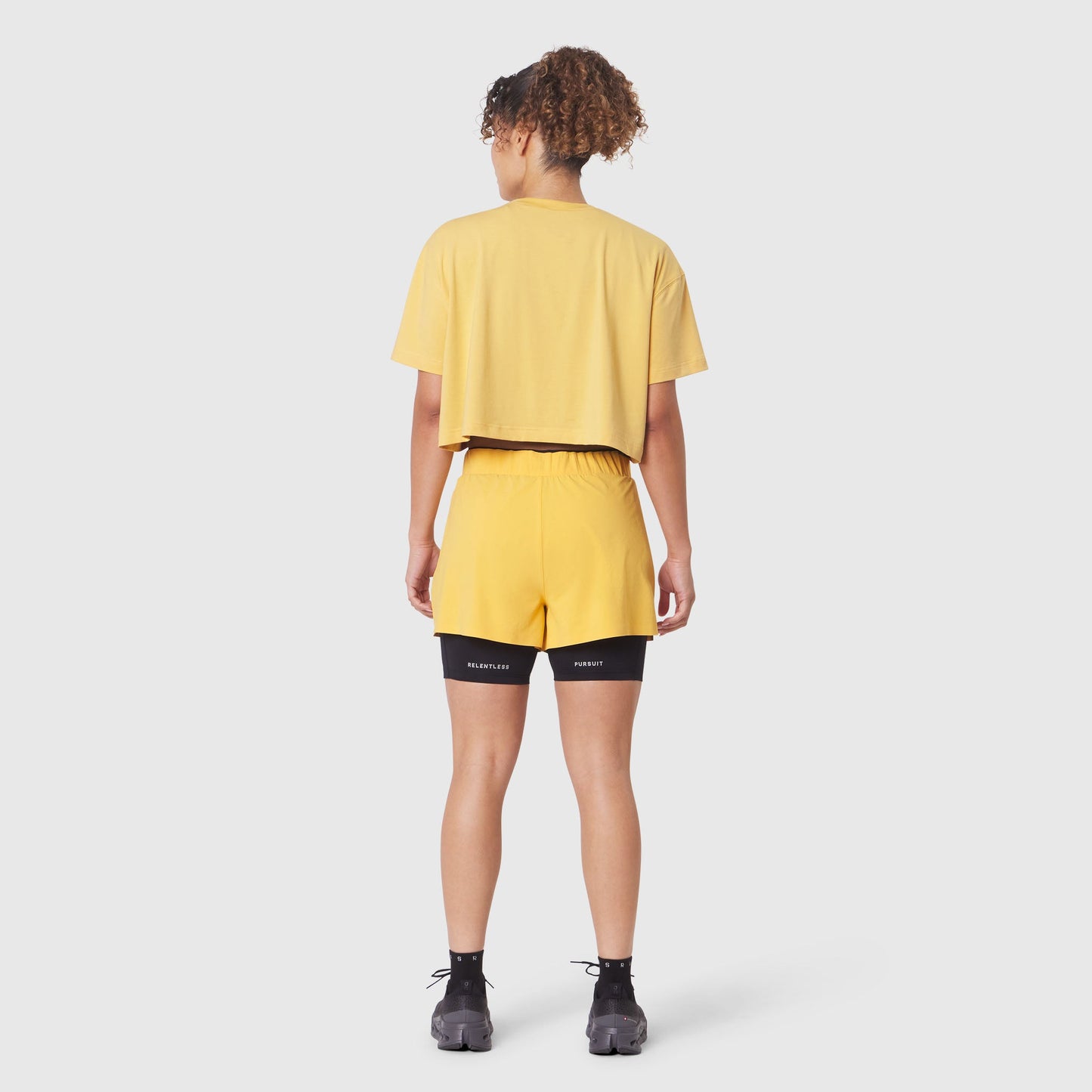 W082. SUPIMA® Ice-Skin™ Reversible Crop Tee Amber/Black | ASRV Online