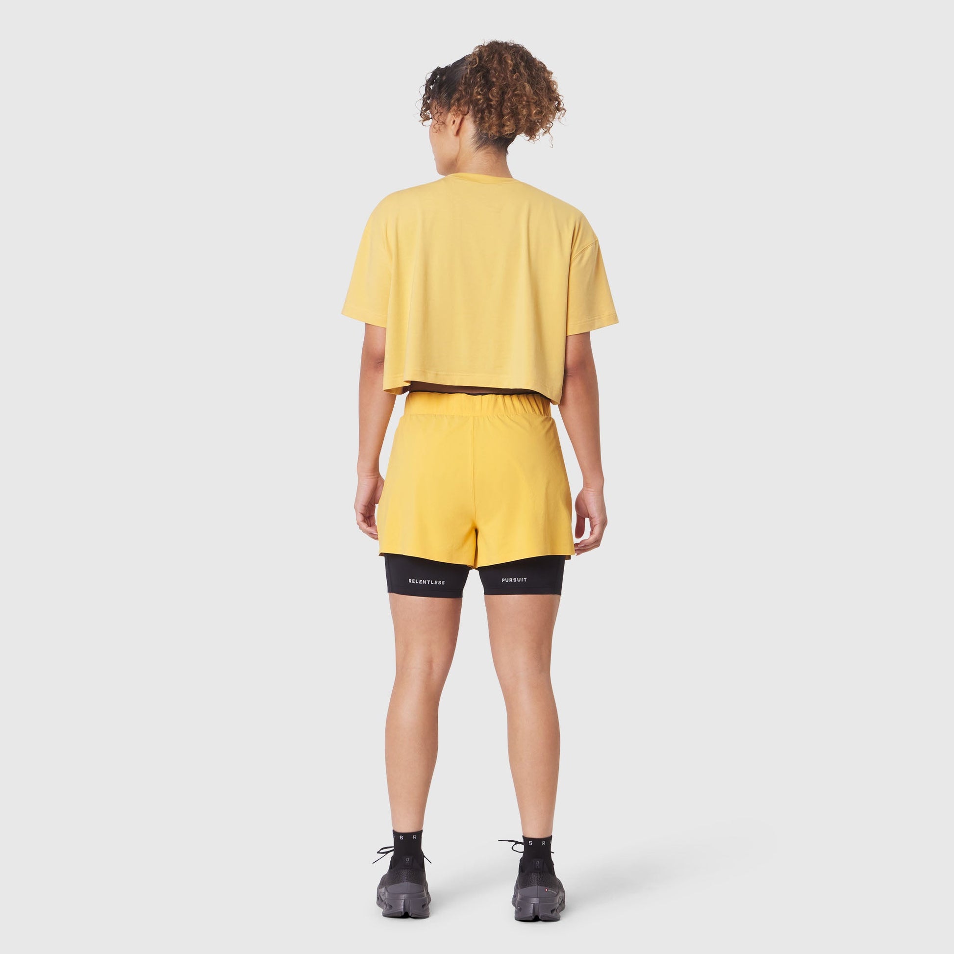 W082. SUPIMA® Ice-Skin™ Reversible Crop Tee Amber/Black | ASRV Online