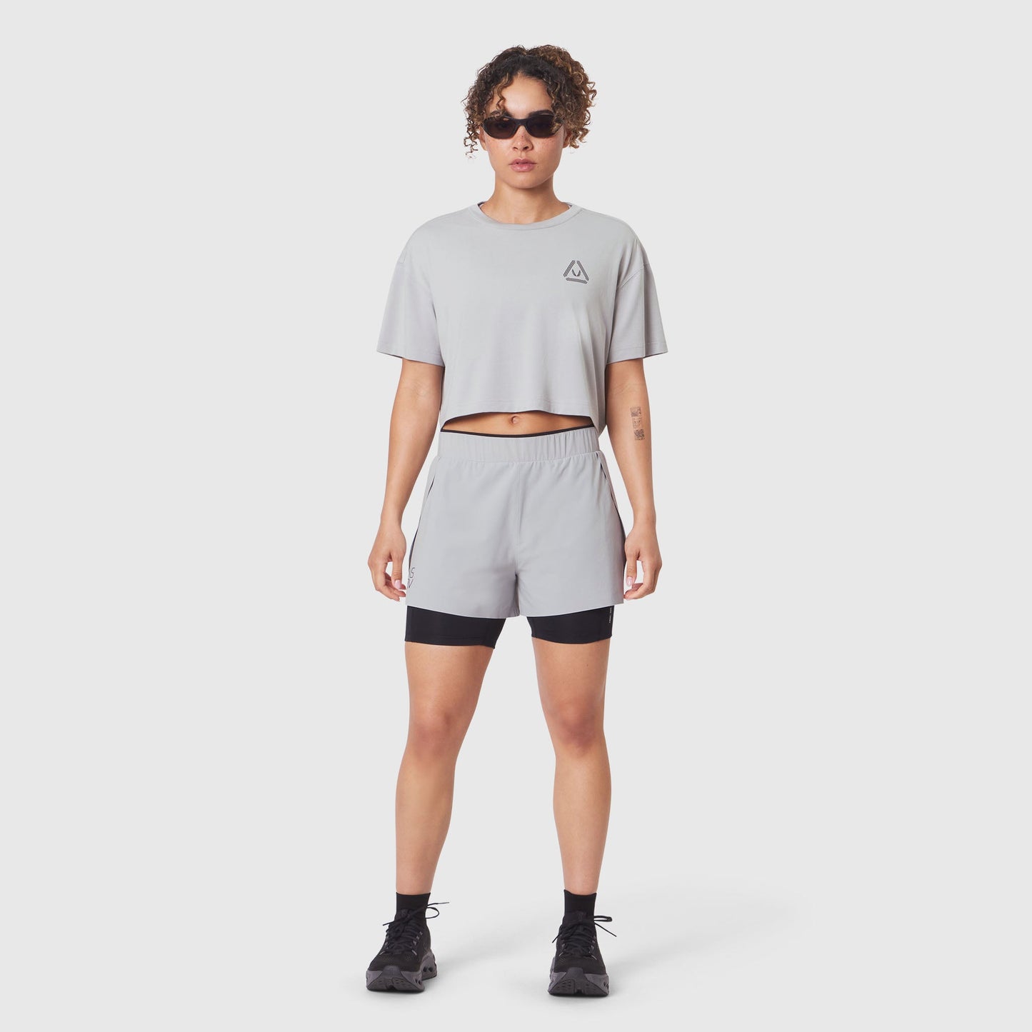 W082. SUPIMA® Ice-Skin™ Reversible Crop Tee Slate Grey/Black | ASRV US