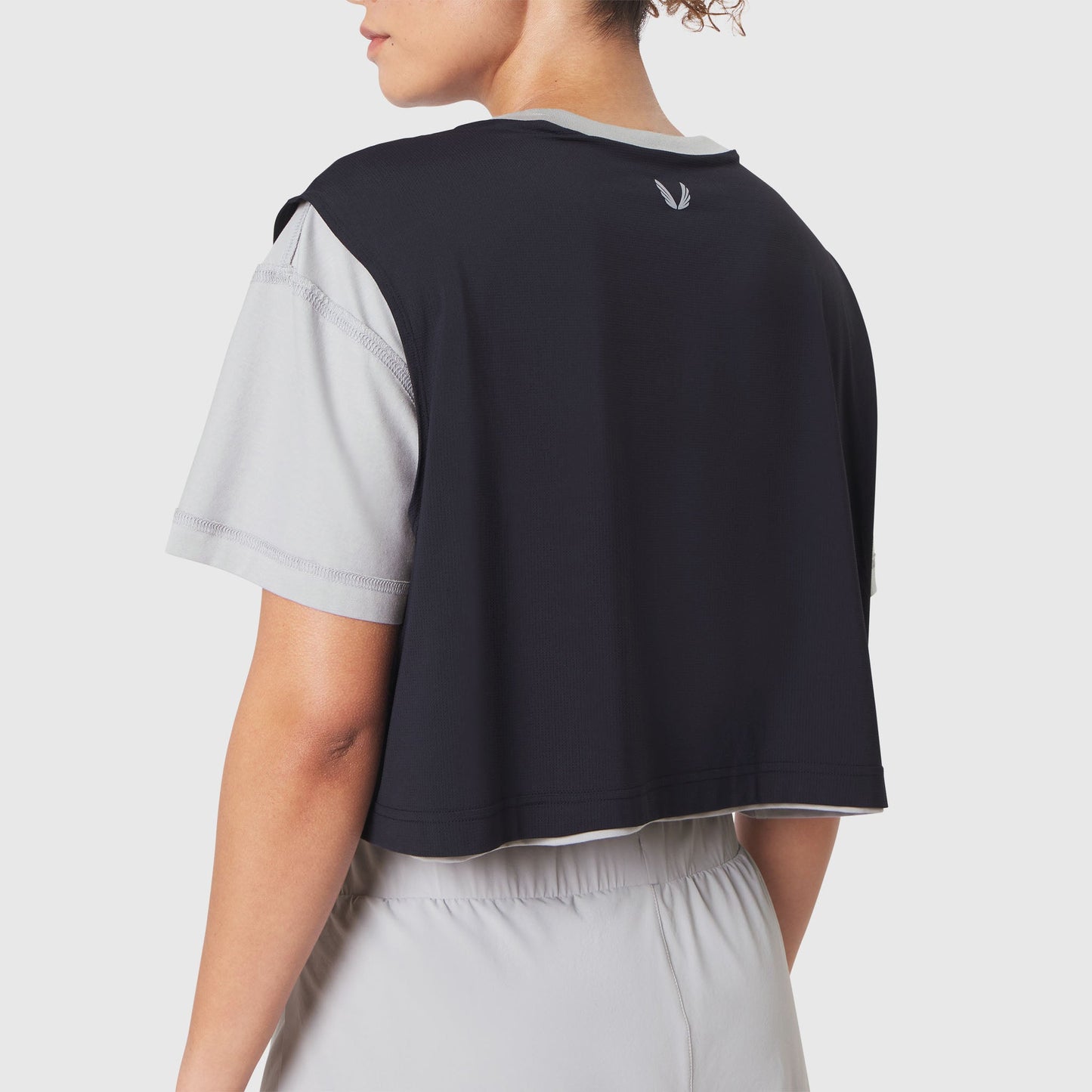 W082. SUPIMA® Ice-Skin™ Reversible Crop Tee Slate Grey/Black | ASRV US