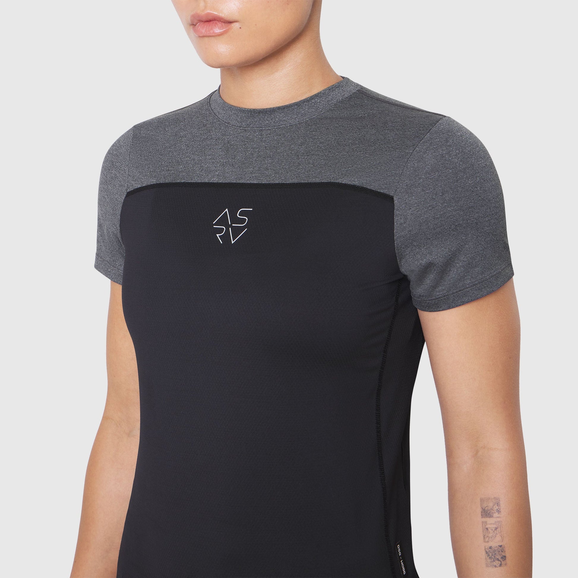 W086. AEROSILVER® UPF50+ Run Tee Black | ASRV discount
