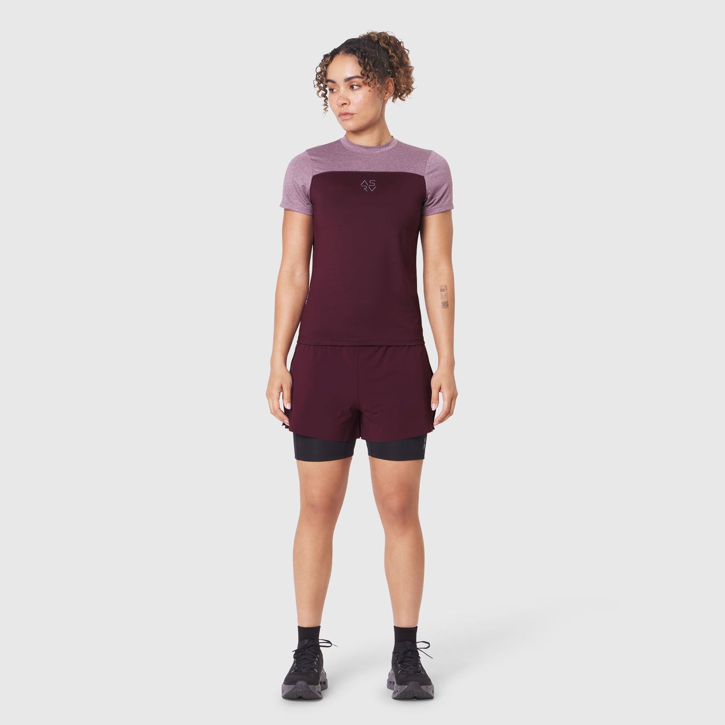 W086. AEROSILVER® UPF50+ Run Tee Merlot | ASRV Online