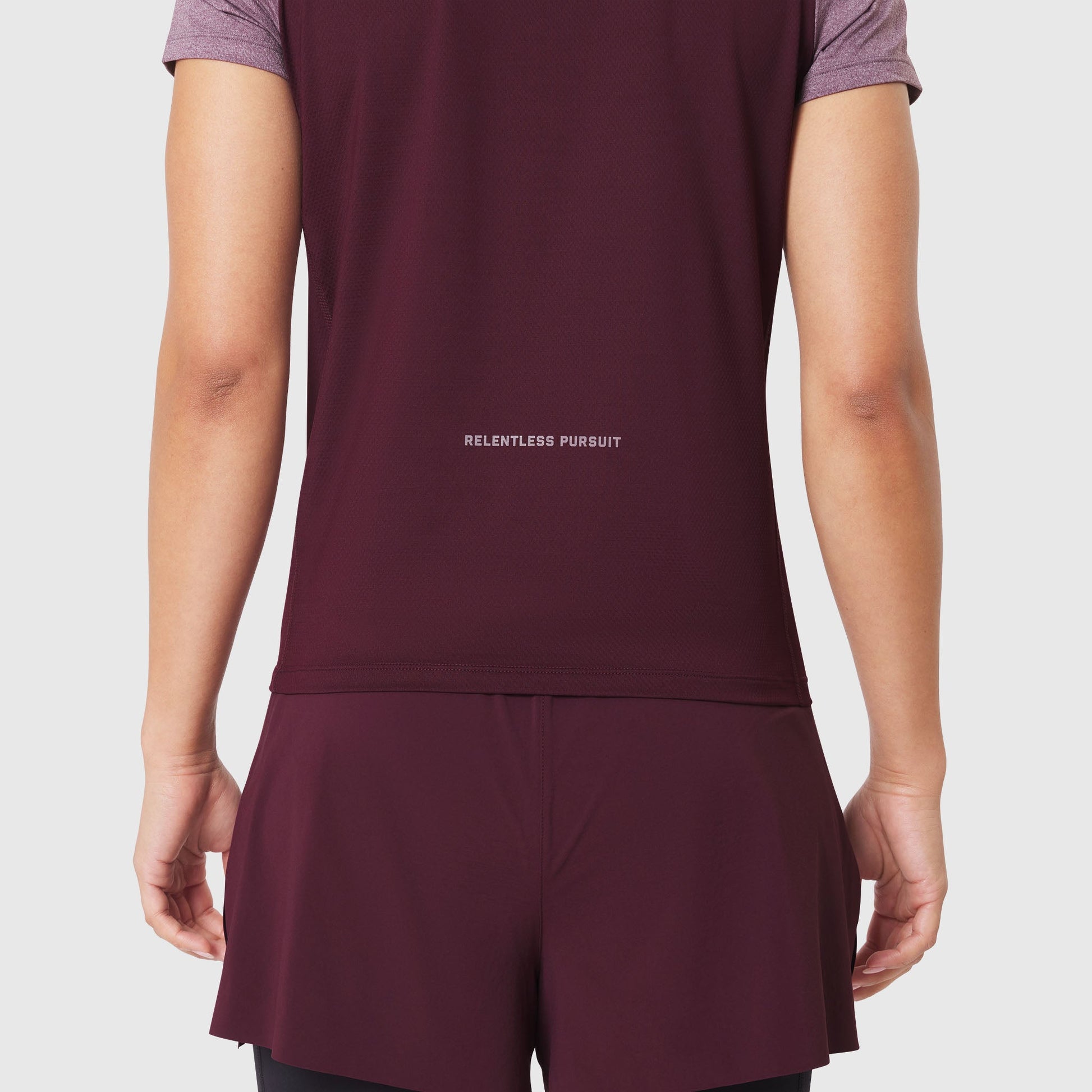 W086. AEROSILVER® UPF50+ Run Tee Merlot | ASRV Online