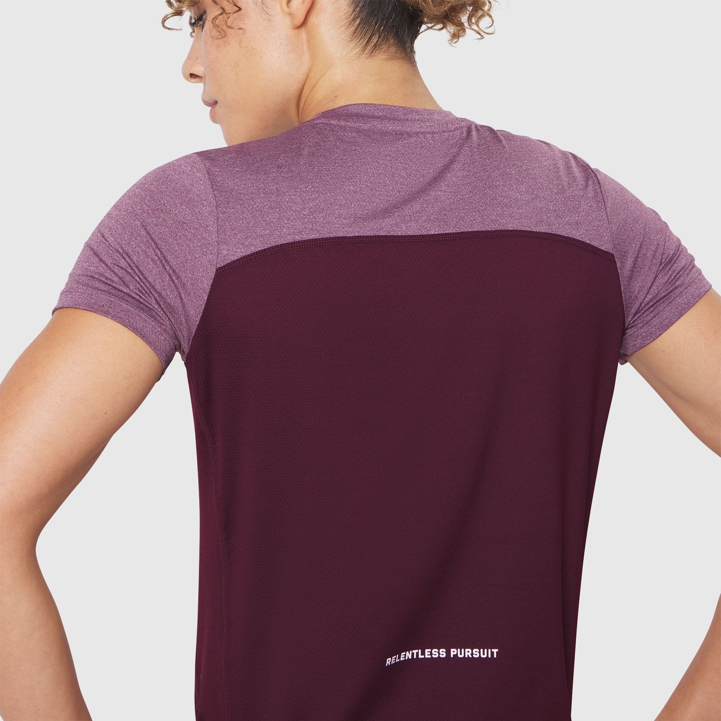 W086. AEROSILVER® UPF50+ Run Tee Merlot | ASRV Online