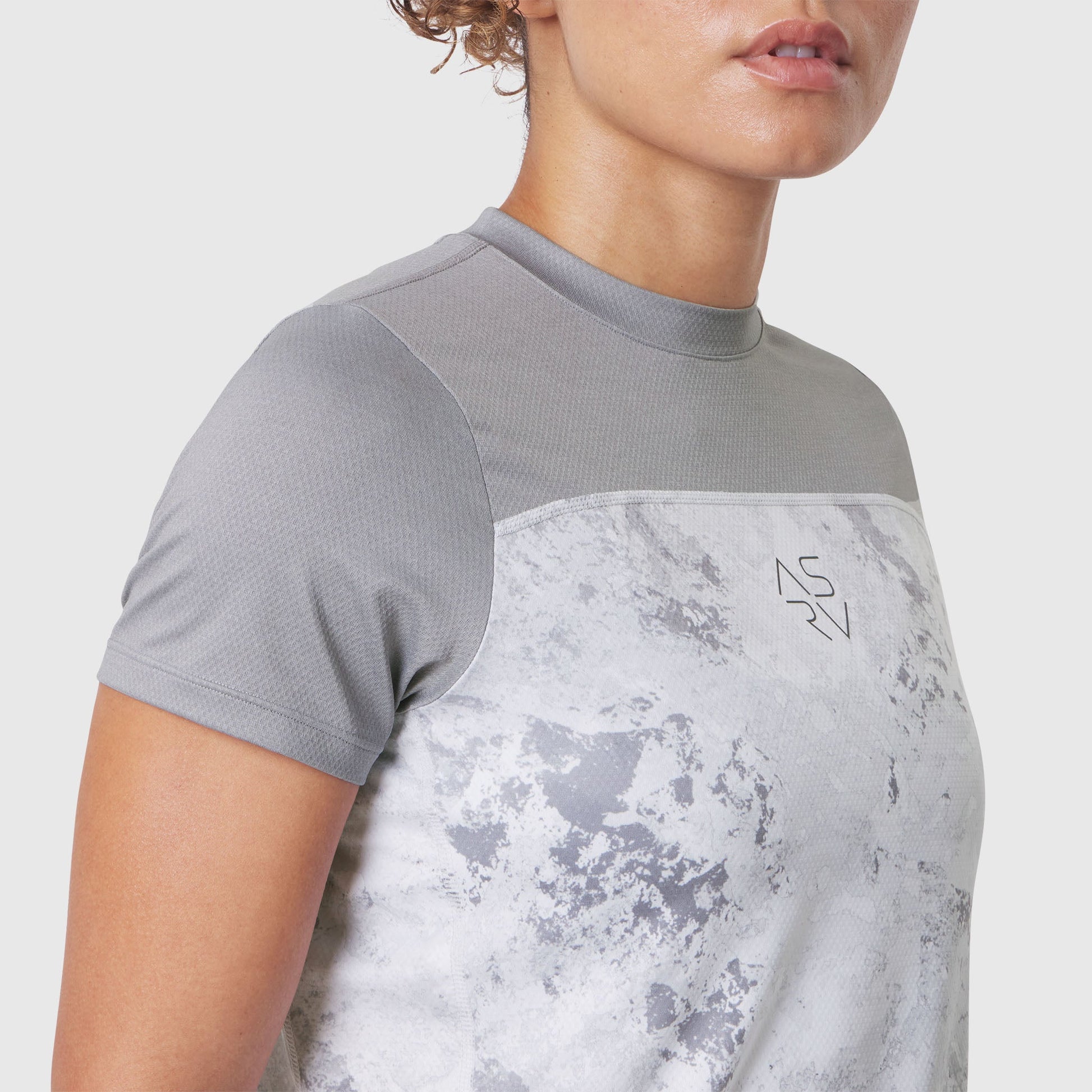 W086. AEROSILVER® UPF50+ Run Tee Sedona Snow Camo | ASRV near me