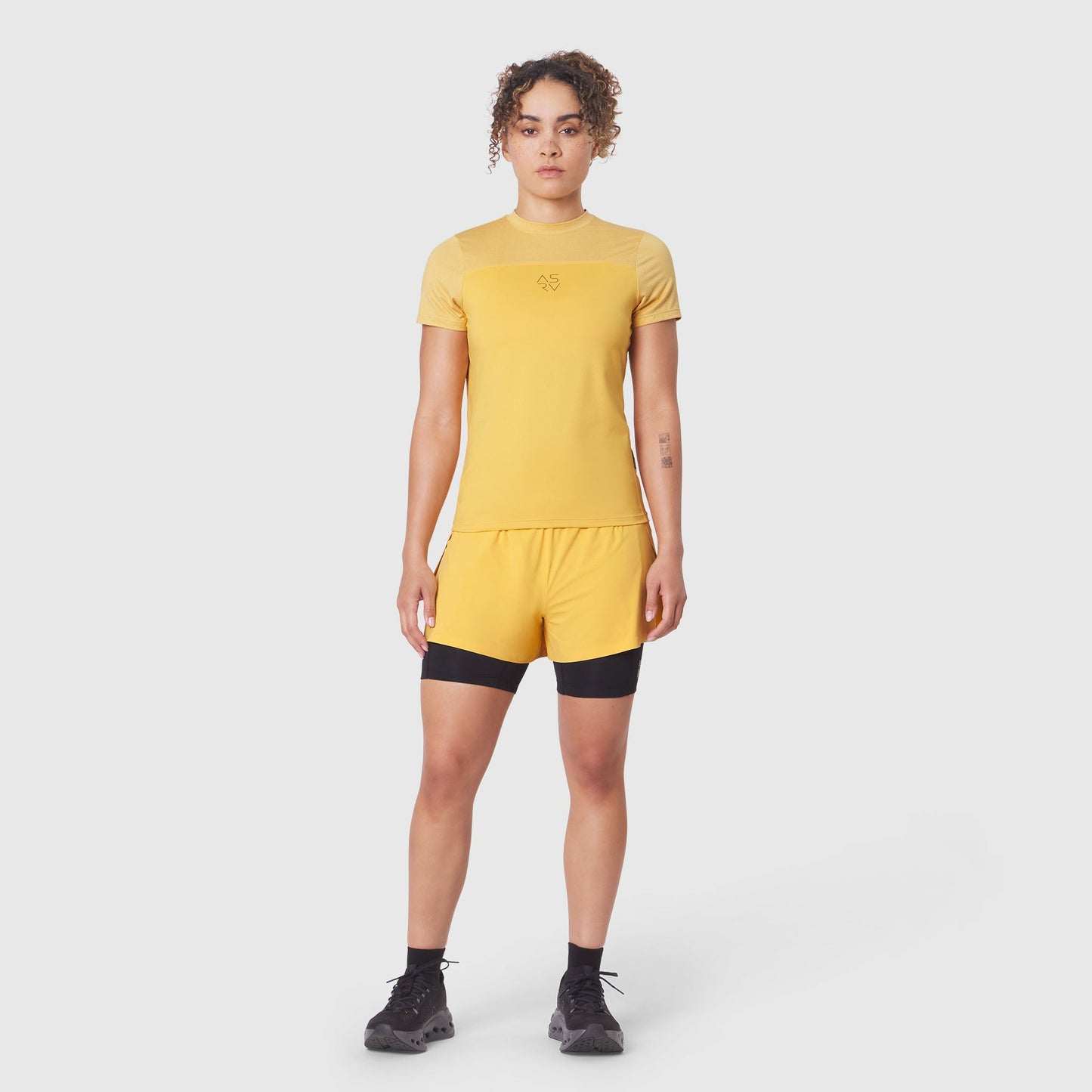 W086. AEROSILVER® UPF50+ Run Tee Amber | ASRV US