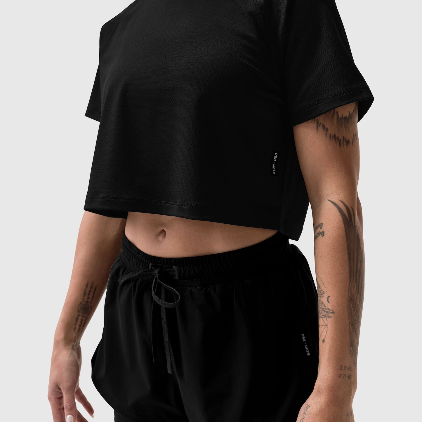 W018. AeroSilver® Cropped Tee Black | ASRV for sale