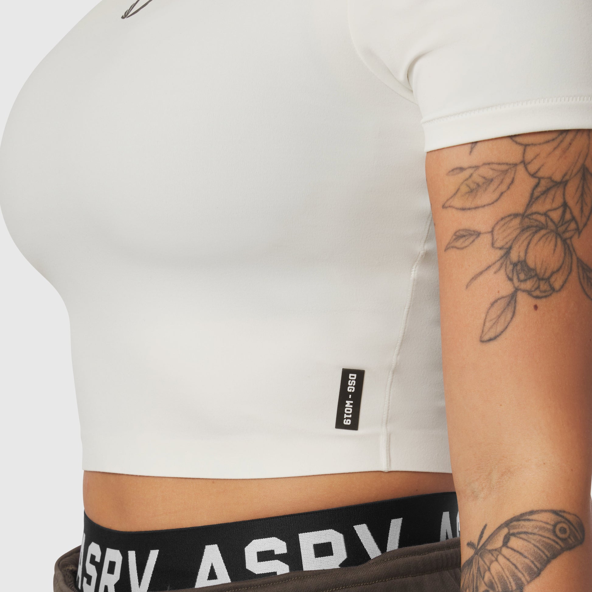 W019. LYCRA® Cropped Tee Ivory Cream | ASRV US