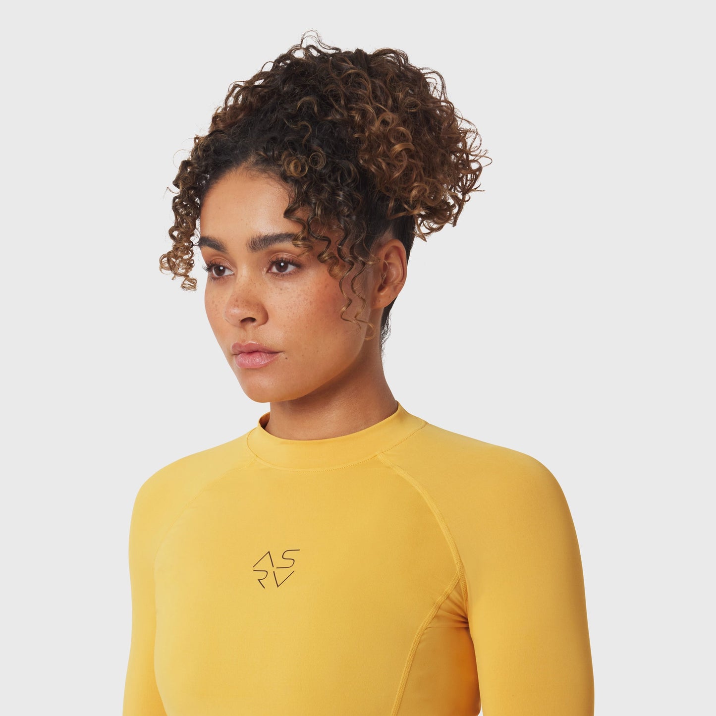 W058. LYCRA® ADAPTIV Baselayer Longsleeve Amber | ASRV US