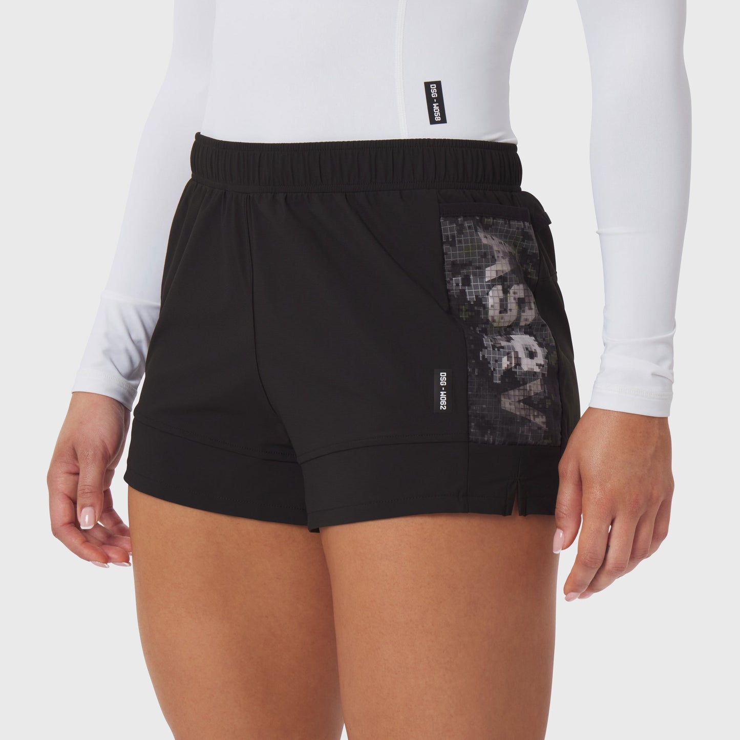 W062. Tetra-Lite® Adventure Short Black | ASRV sale