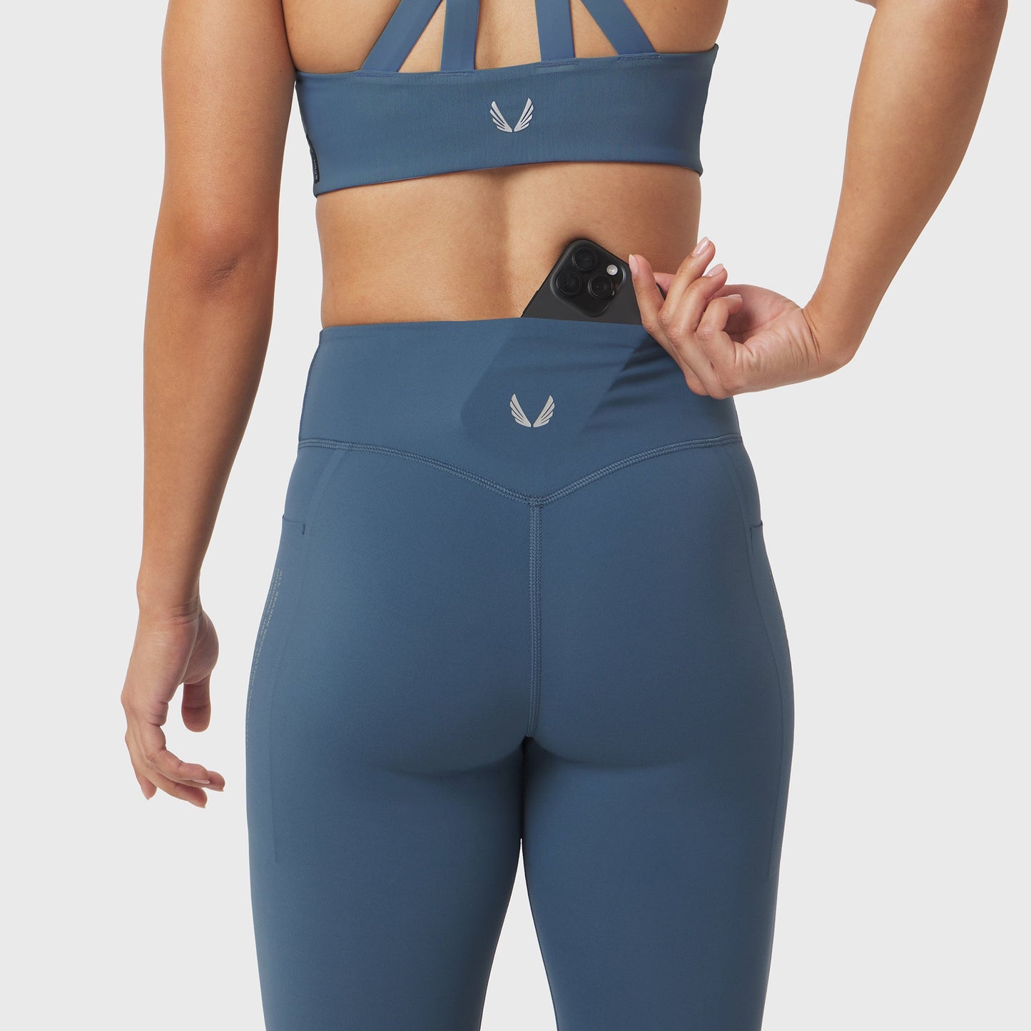 W072. LYCRA® ADAPTIV 4 Pocket Legging Storm | ASRV for sale