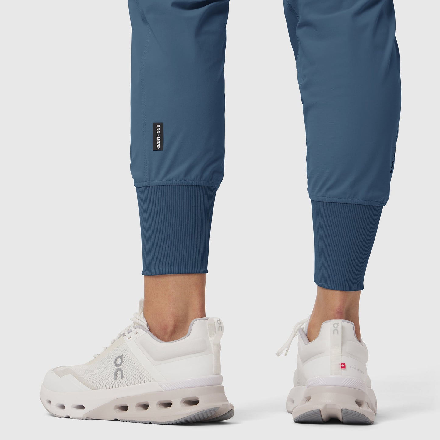 W032. Tetra-Lite® Cargo High Rib Jogger Storm | ASRV US