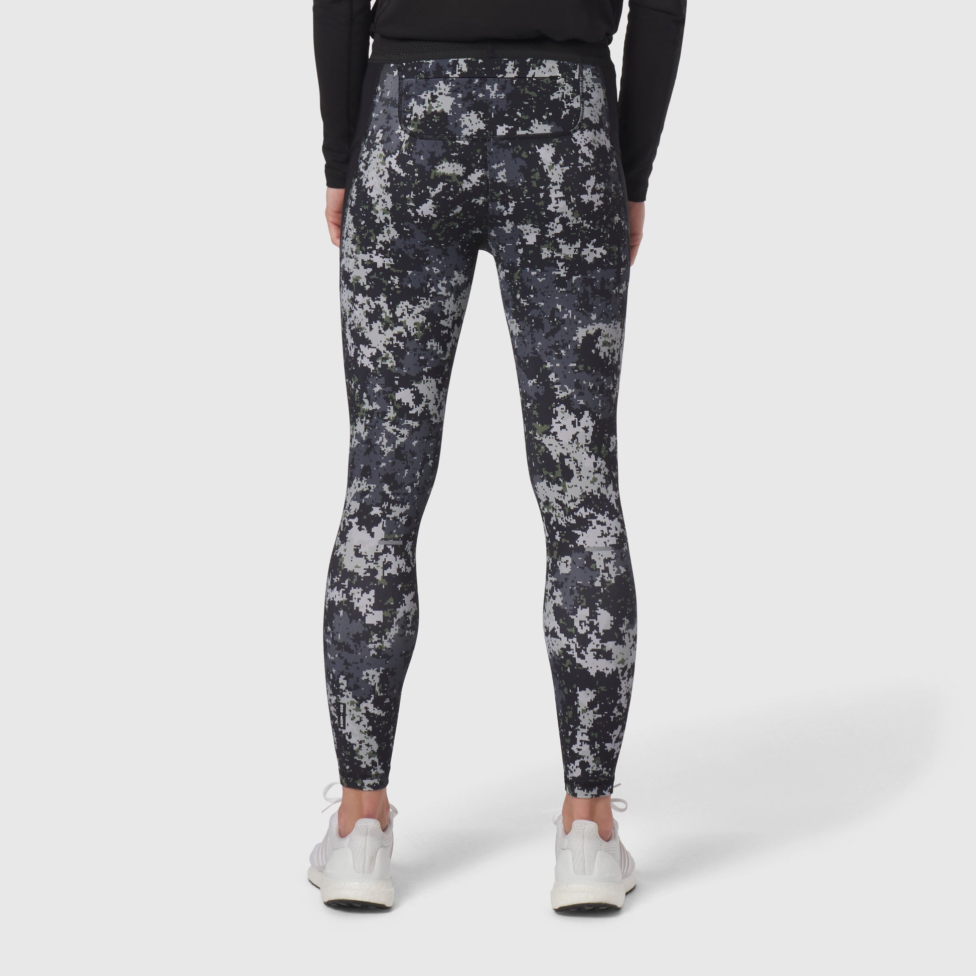 W055. Lycra® Ribbed Running Tight Pixel Camo | ASRV US