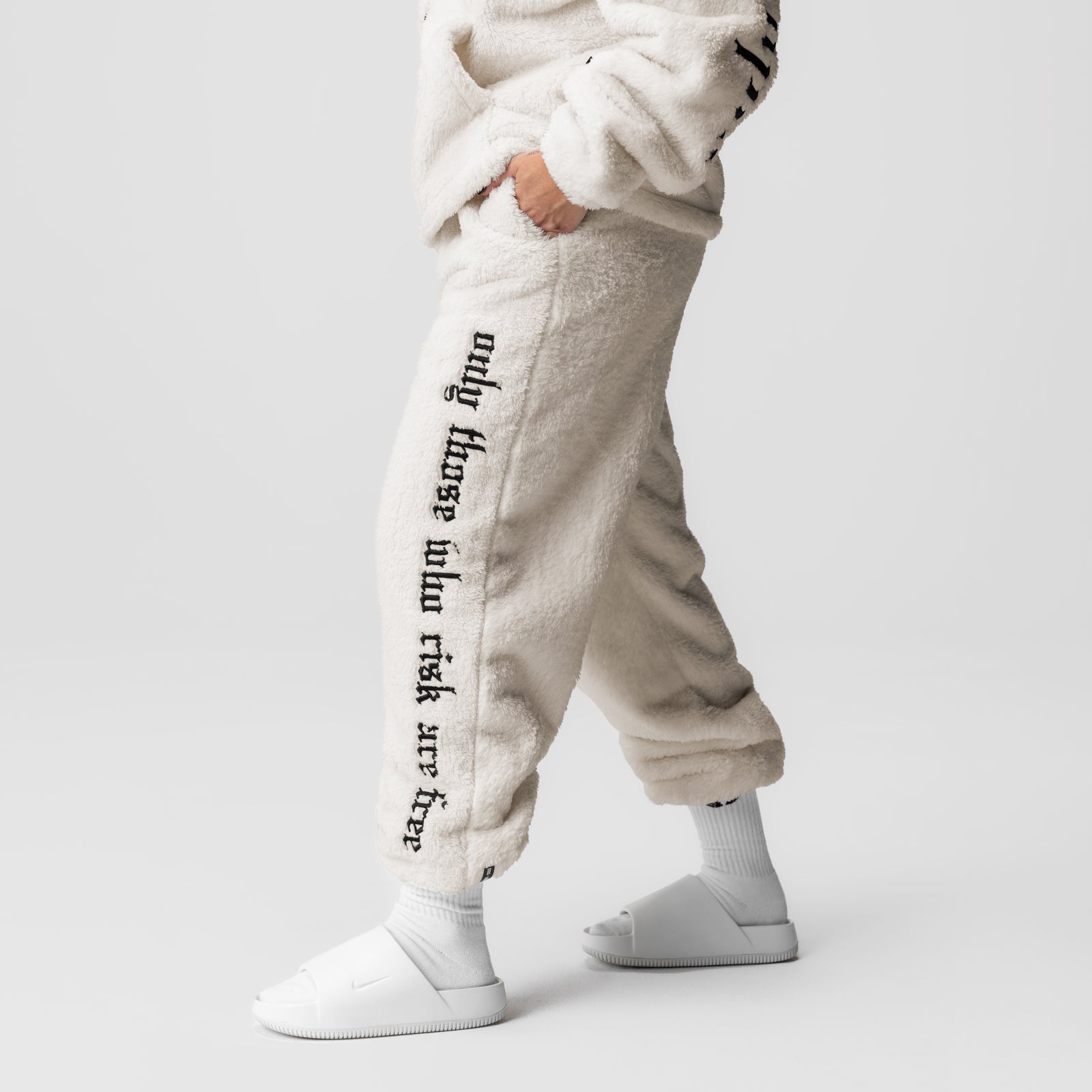 1008. Womens Sherpa Recovery Sweats Ivory Cream/Black | ASRV near me