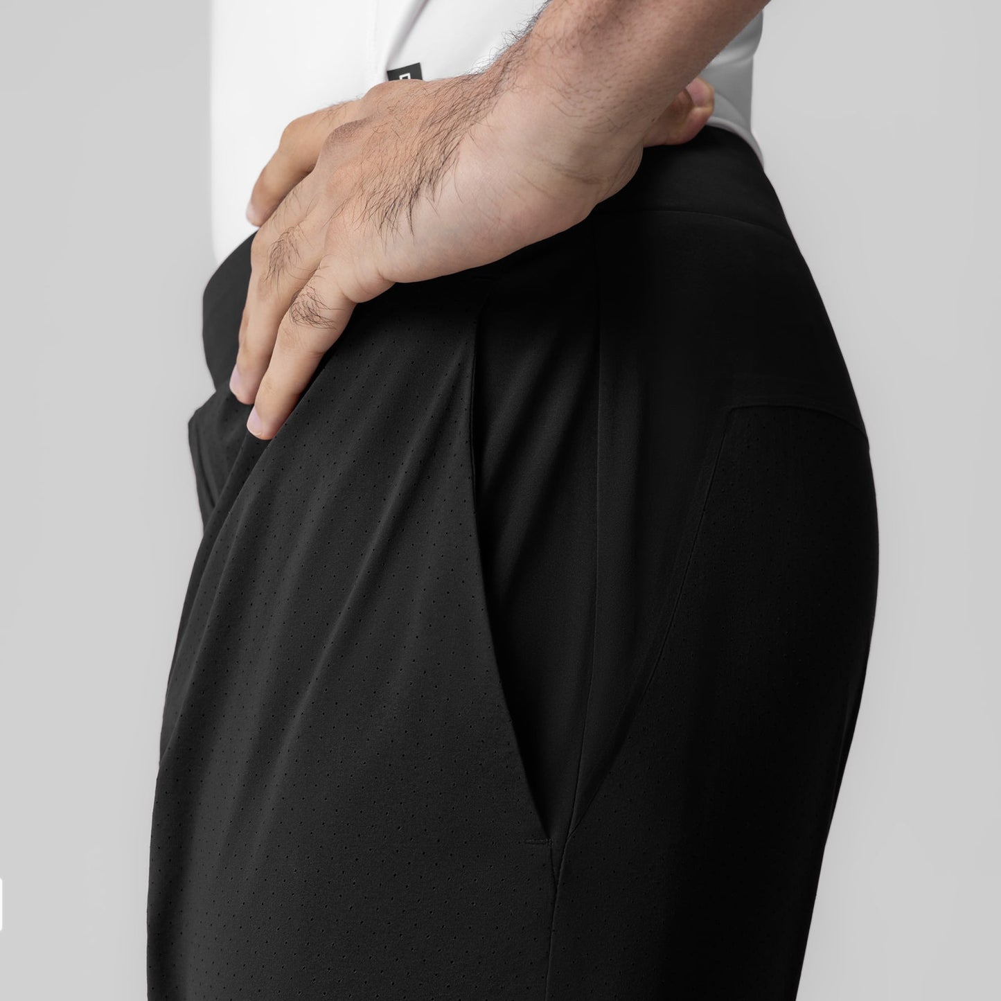1028. Aerotex™ Bonded 7" Liner Short Black | ASRV on sale