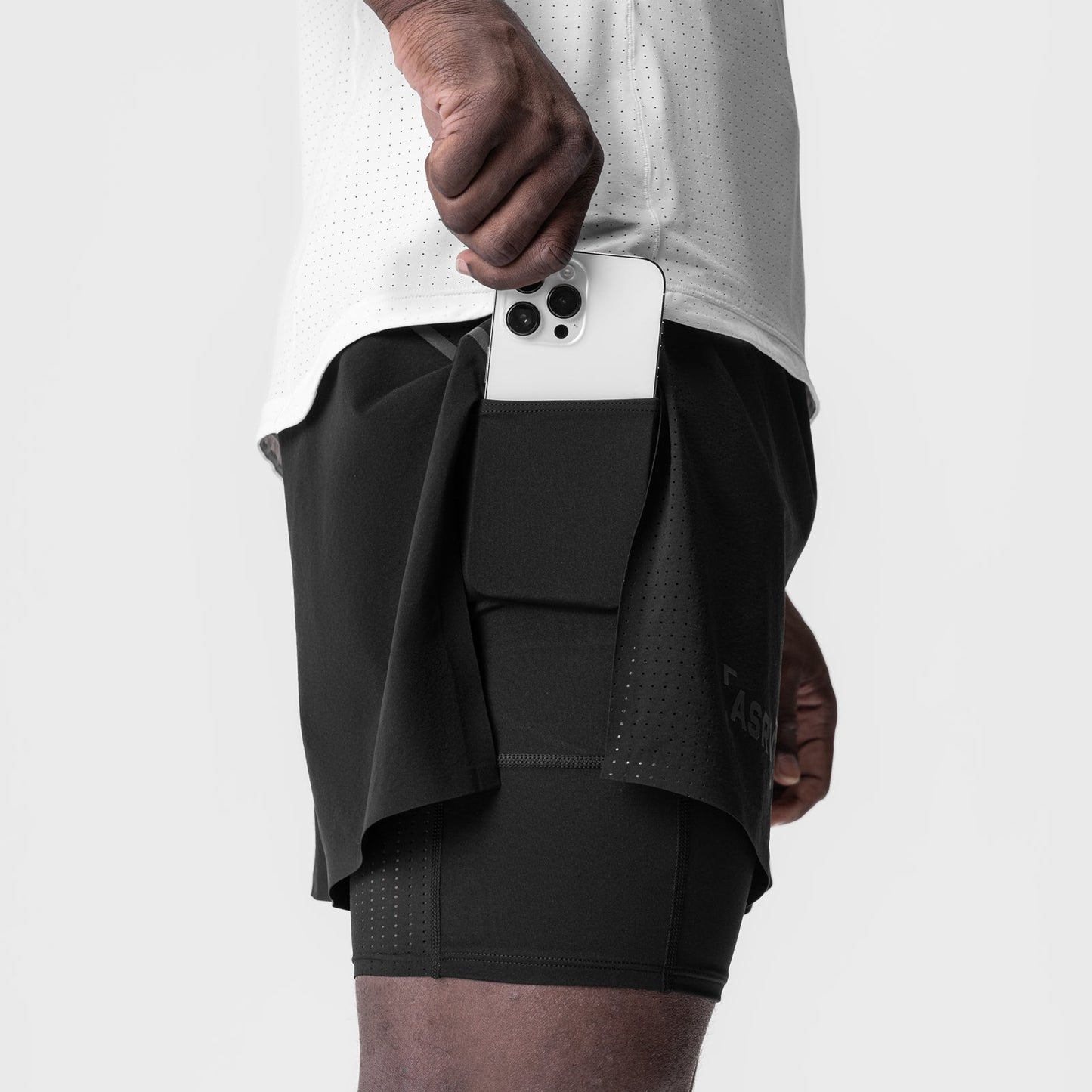 0951. Aerotex™ 4" High Split Liner Short Black/Black | ASRV Online