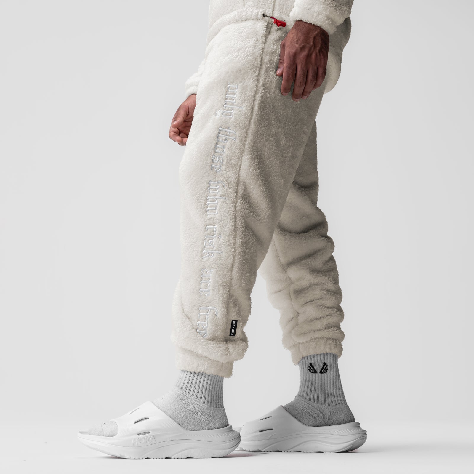 0692. Sherpa Recovery Sweats Ivory Cream/White | ASRV on sale