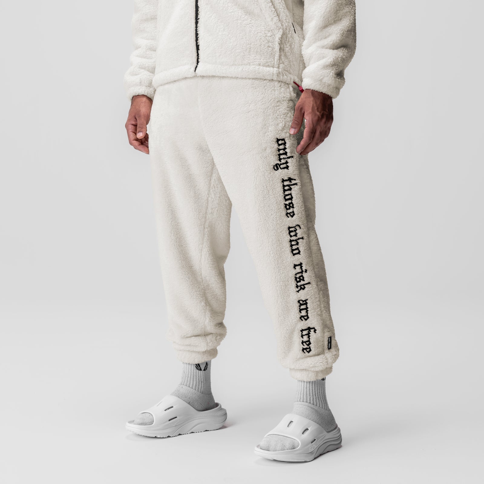 0692. Sherpa Recovery Sweats Ivory Cream/Black | ASRV Online