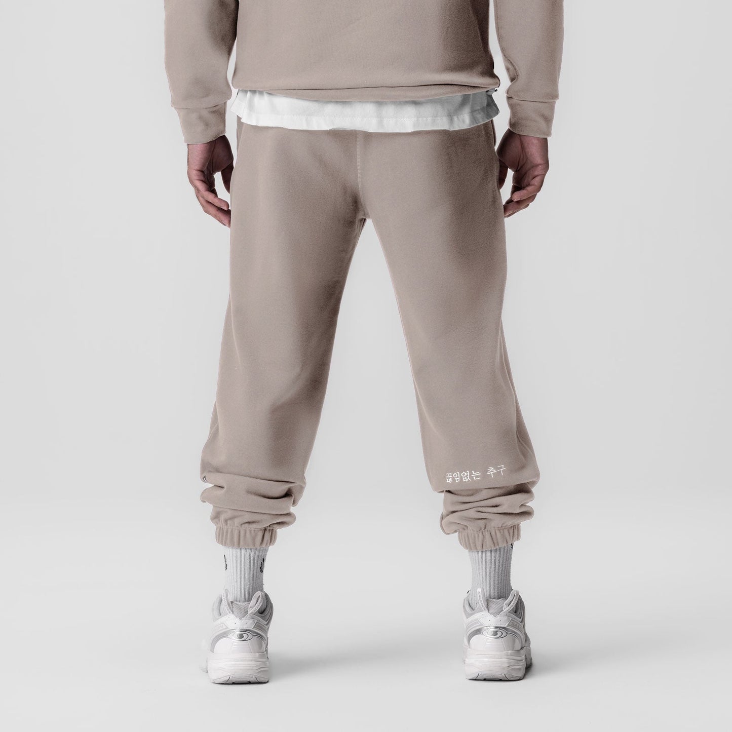 0655. Tech-Terry™ Oversized Sweats Chai "Emblem" | ASRV US
