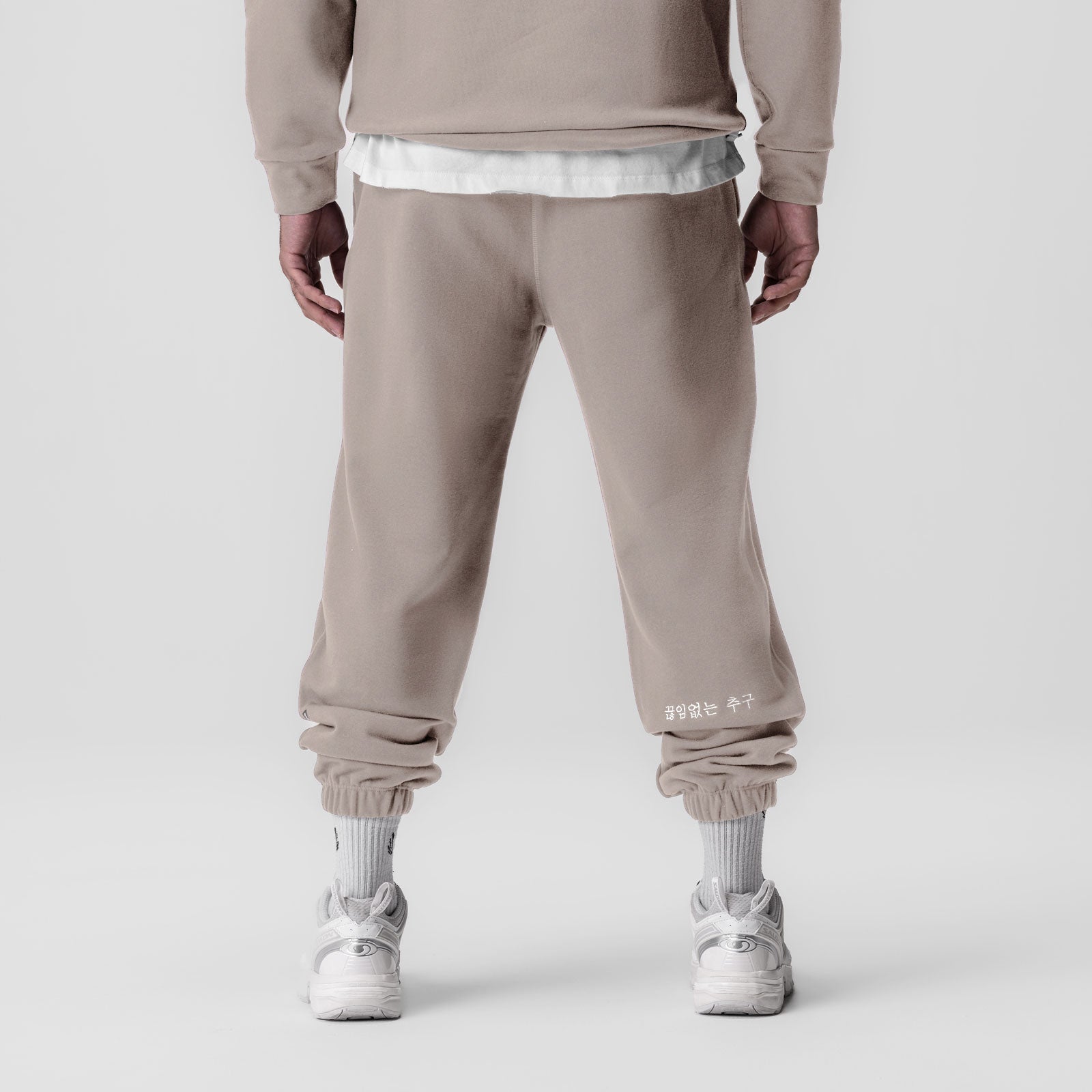 0655. Tech-Terry™ Oversized Sweats Chai "Emblem" | ASRV US