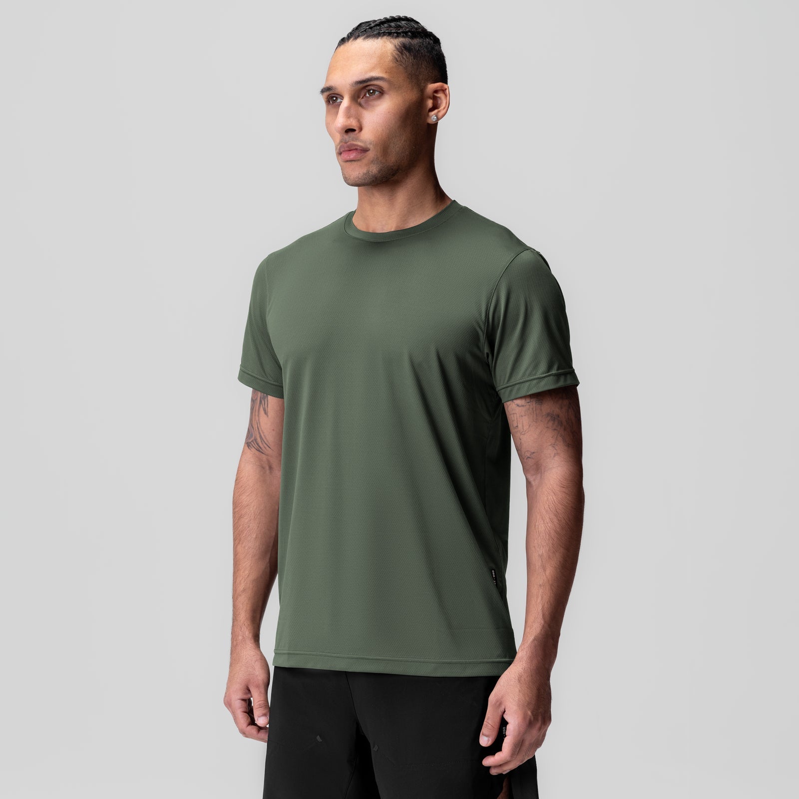 1015. AeroSilver® Essential Tee Olive | ASRV US