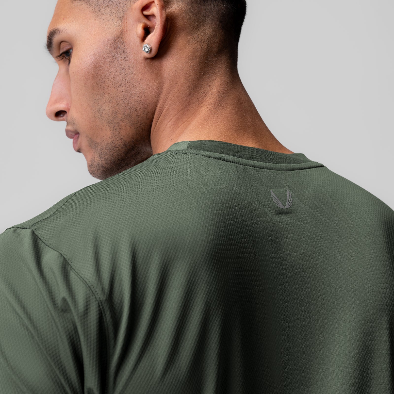 1015. AeroSilver® Essential Tee Olive | ASRV US