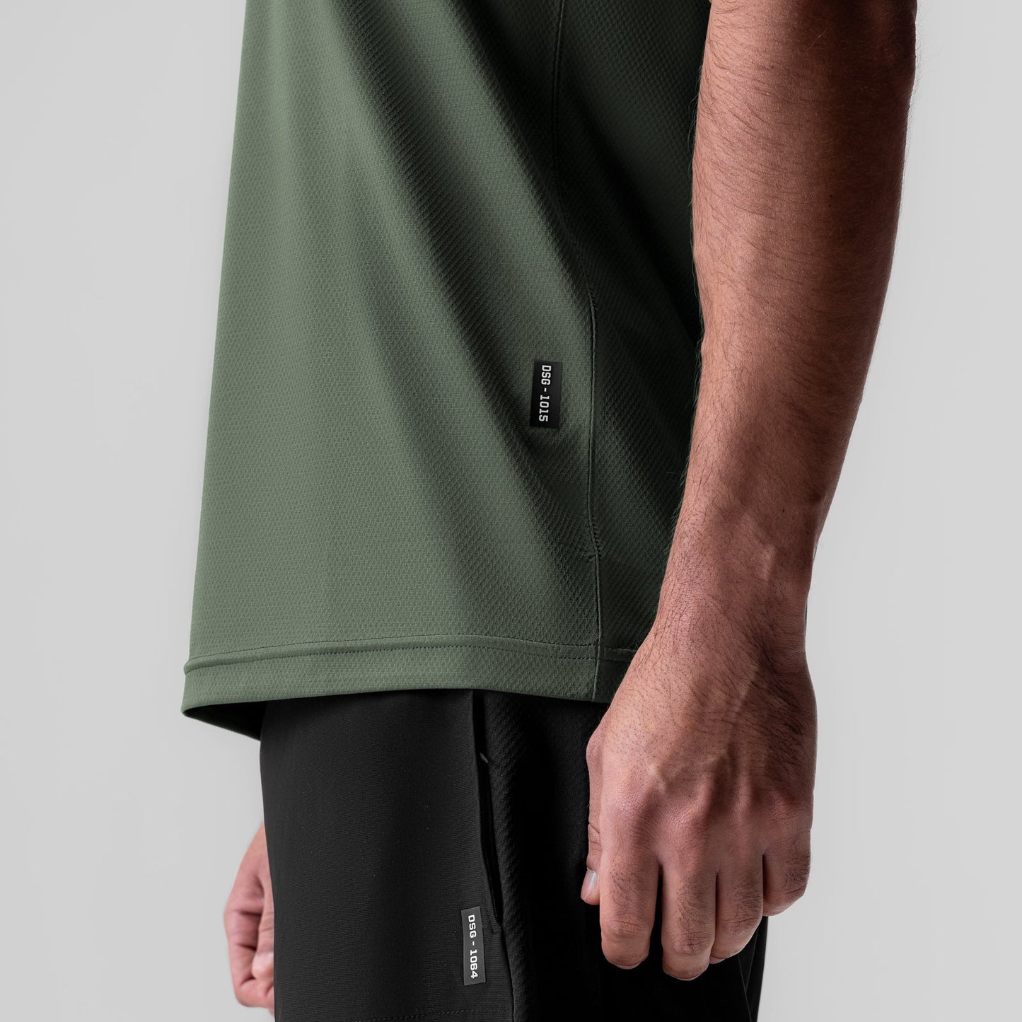 1015. AeroSilver® Essential Tee Olive | ASRV US