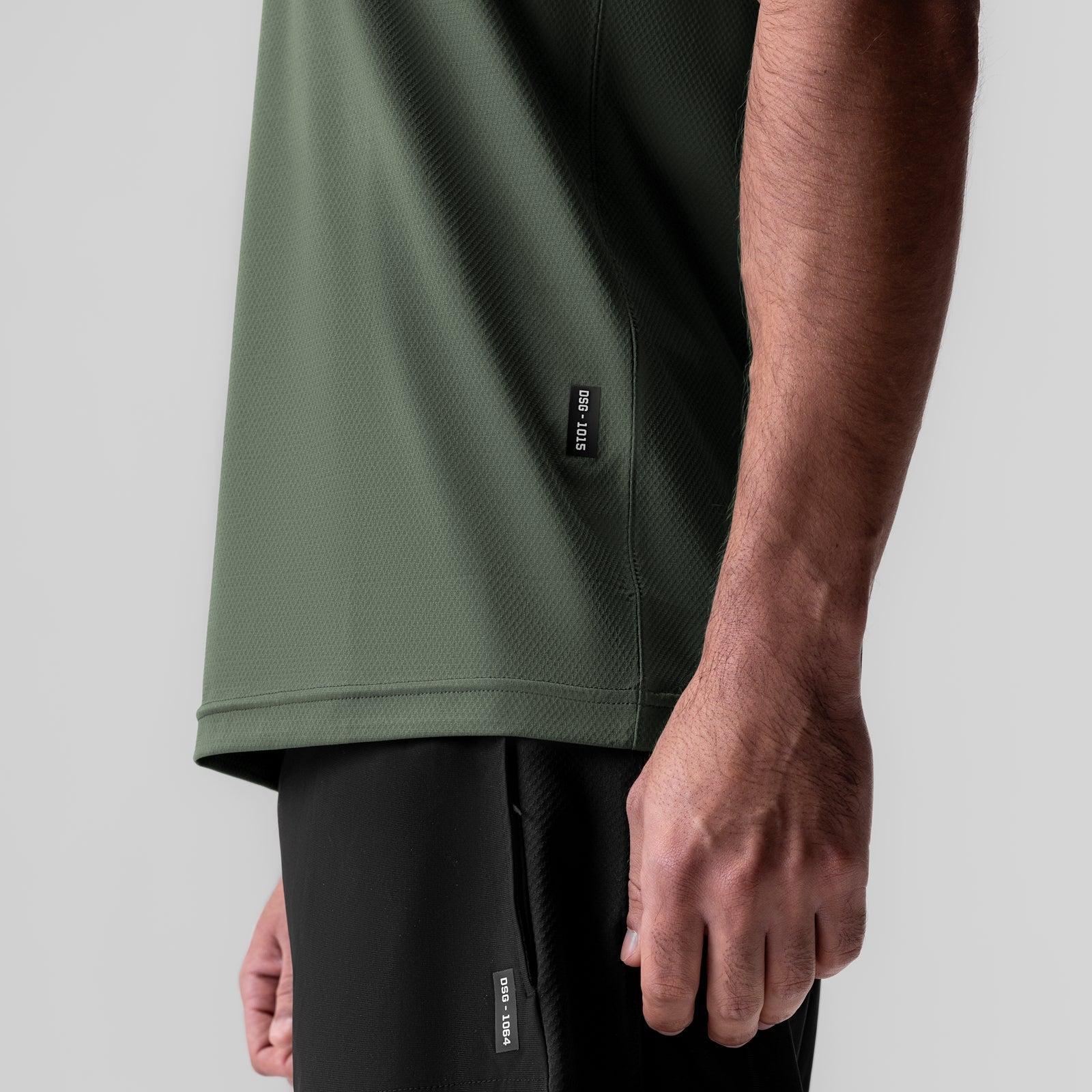 1015. AeroSilver® Essential Tee Olive | ASRV US