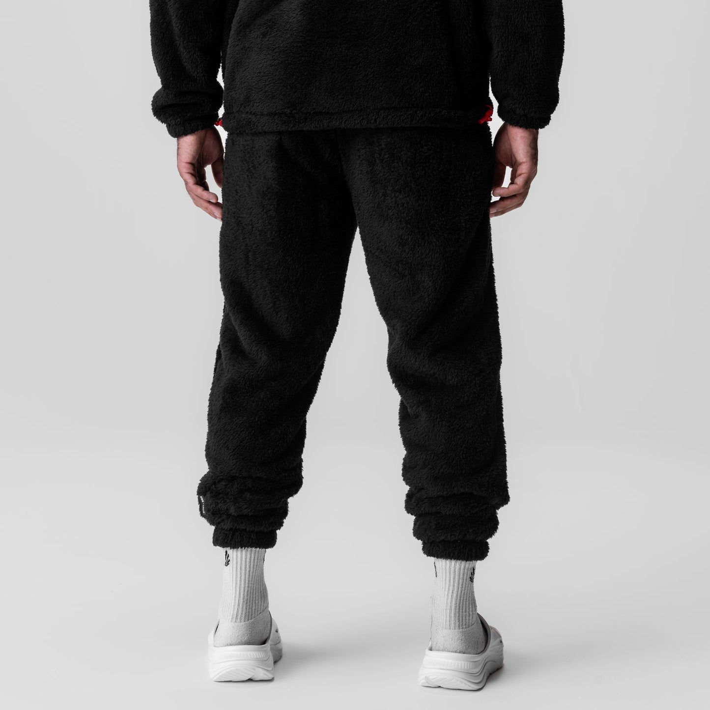 0692. Sherpa Recovery Sweats Black/Black | ASRV Online