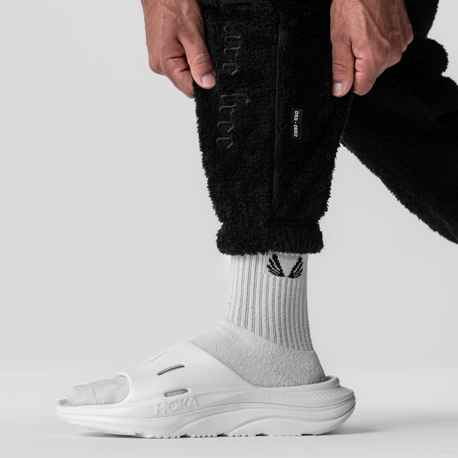 0692. Sherpa Recovery Sweats Black/Black | ASRV Online