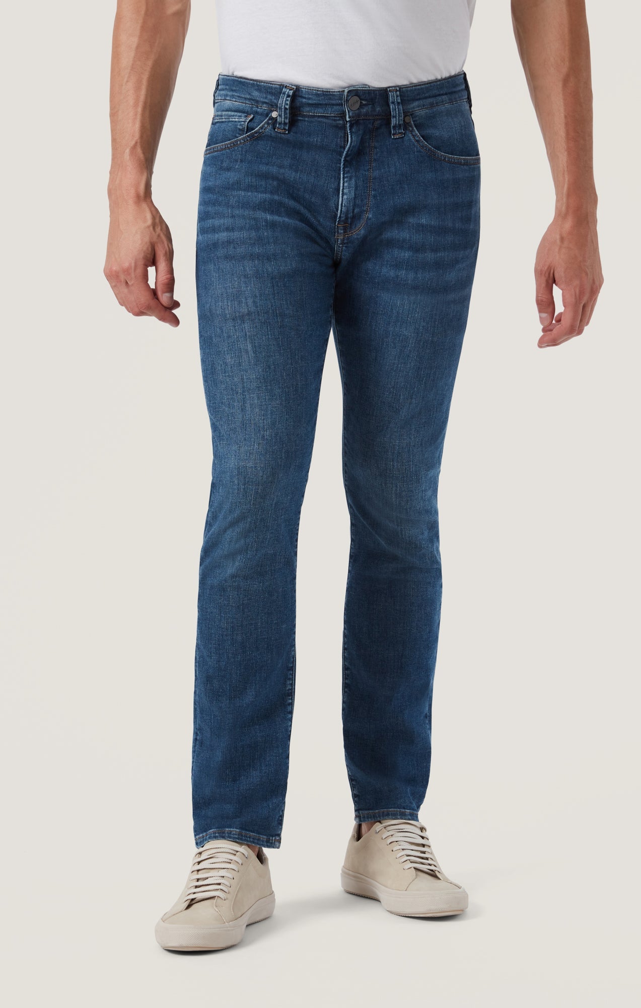 34 Heritage Courage Straight Leg Jeans in Mid Soft