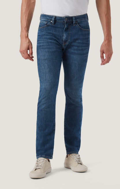 34 Heritage Courage Straight Leg Jeans in Mid Soft