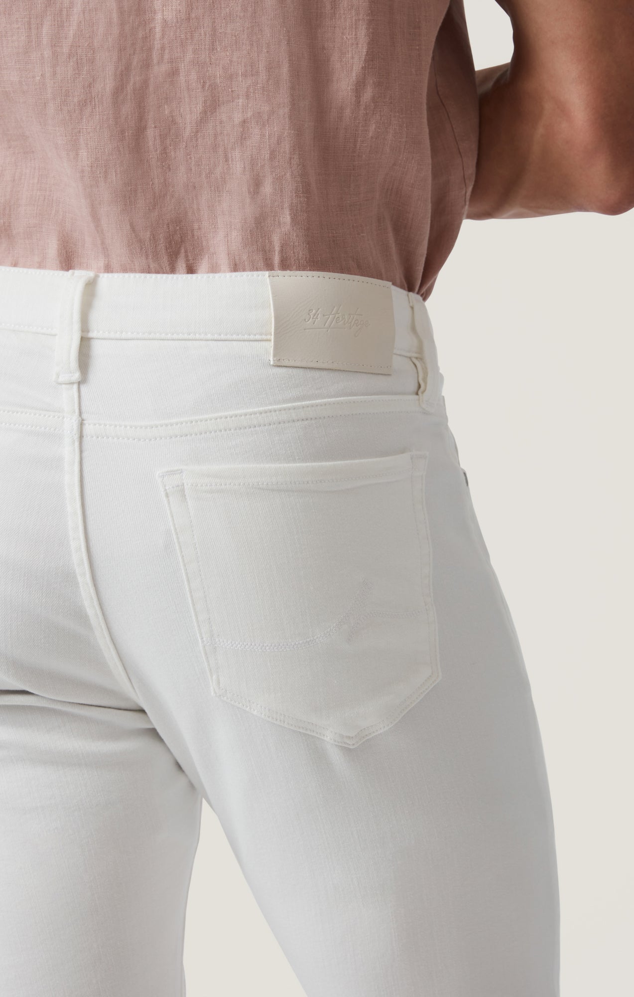 34 Heritage Courage Straight Leg Jeans in White Urban