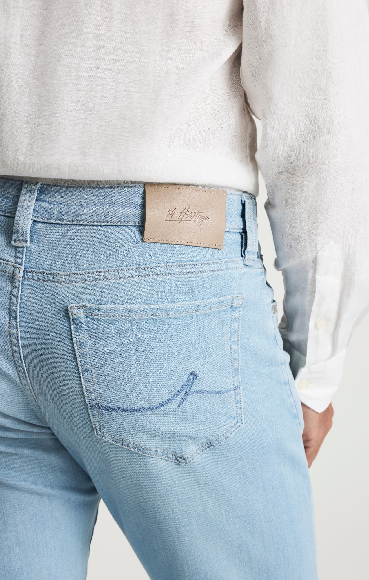34 Heritage Courage Straight Leg Jeans In Bleached Urban
