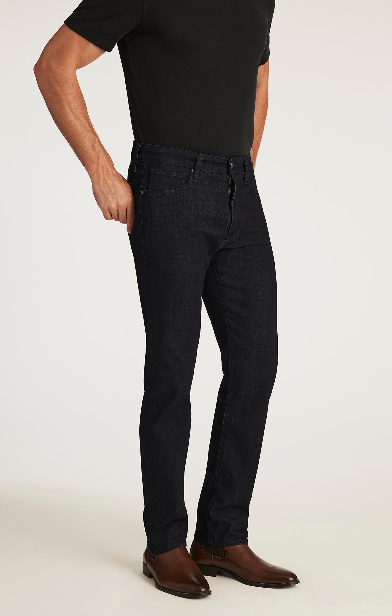 34 Heritage Courage Straight Leg Jeans in Rinse Aerodenim