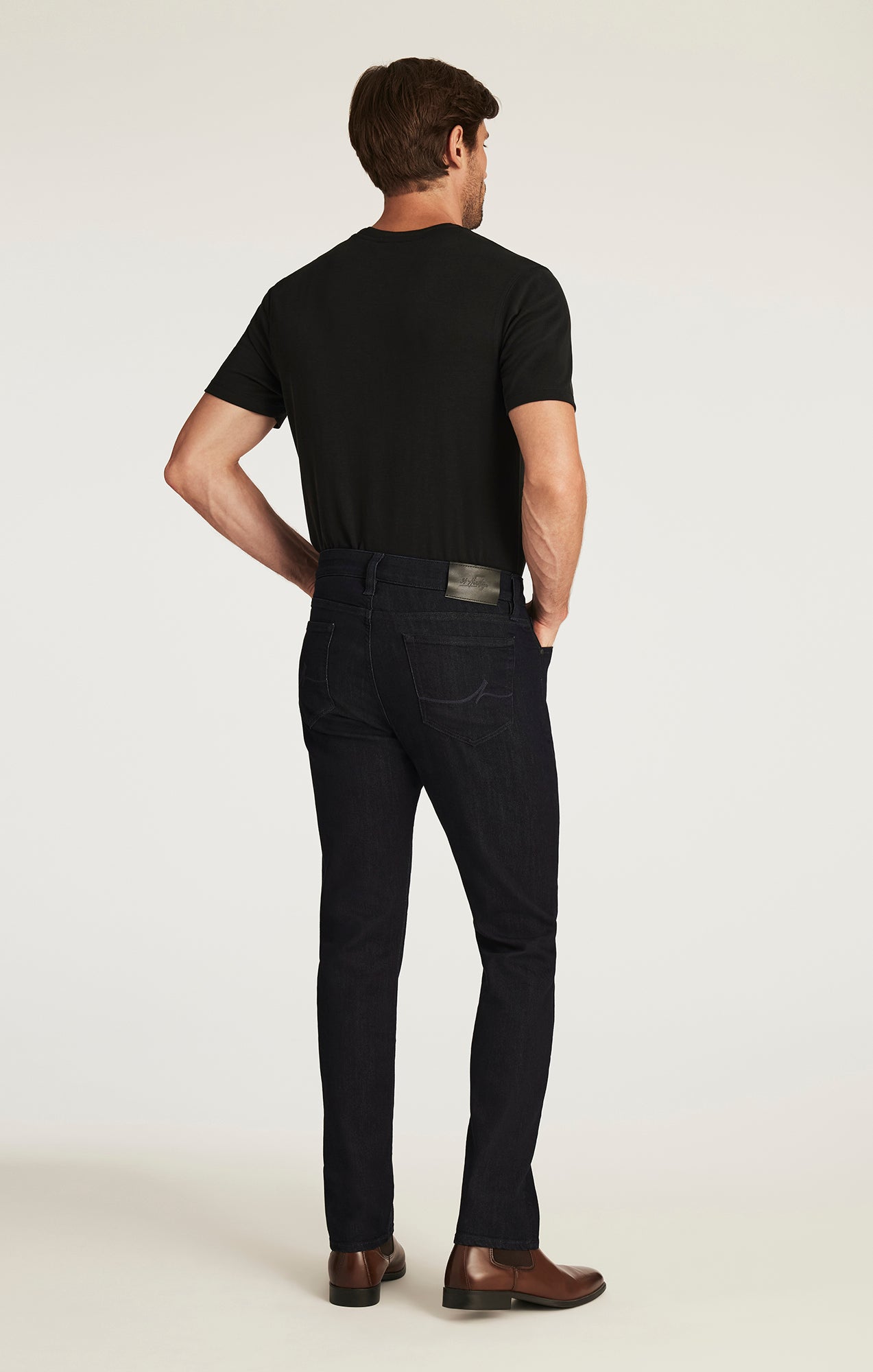 34 Heritage Courage Straight Leg Jeans in Rinse Aerodenim