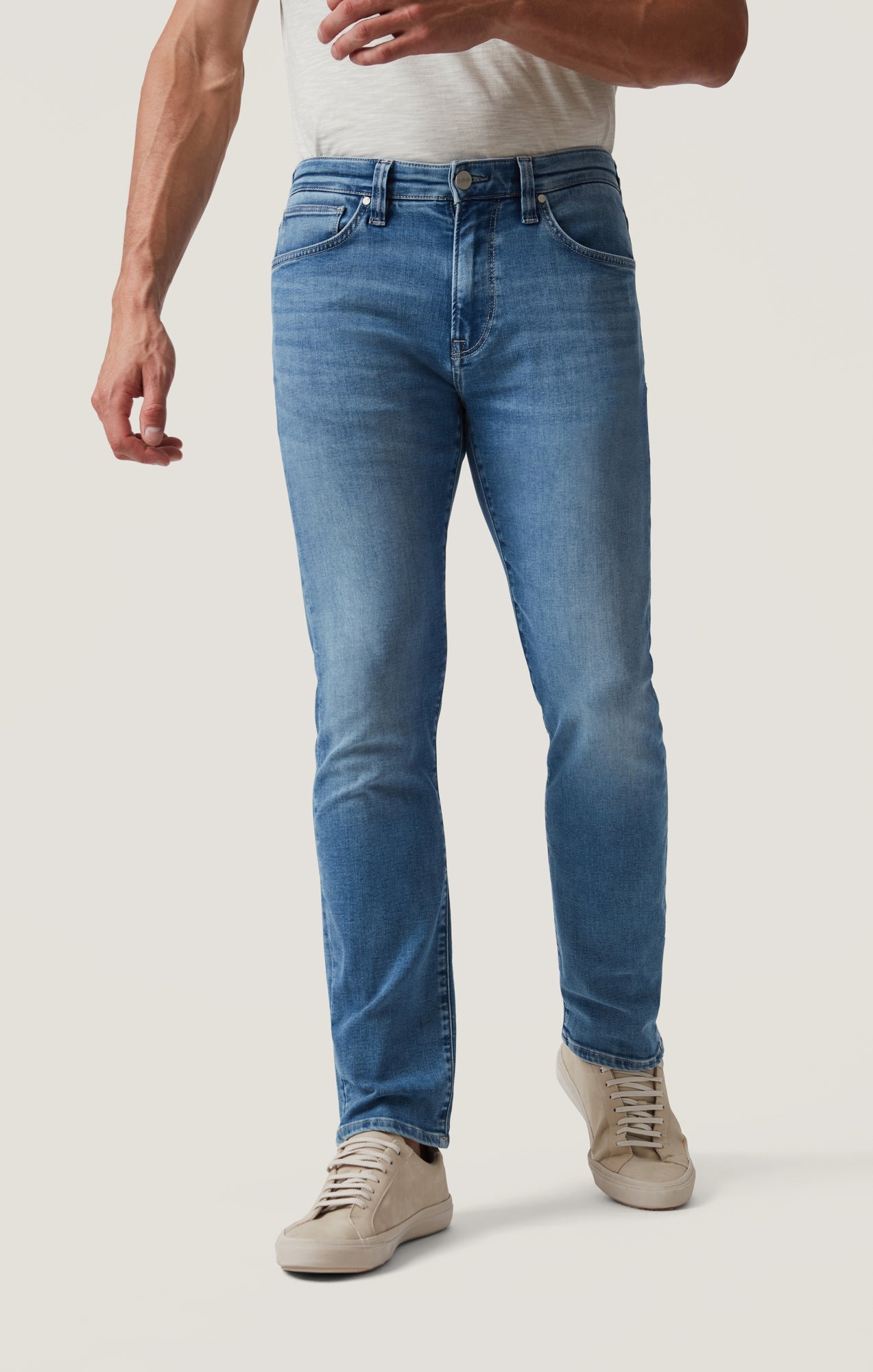 34 Heritage Courage Straight Leg Jeans in Mid Brushed Organic Ultra