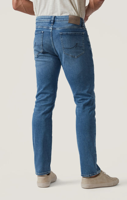 34 Heritage Courage Straight Leg Jeans in Mid Brushed Organic Ultra