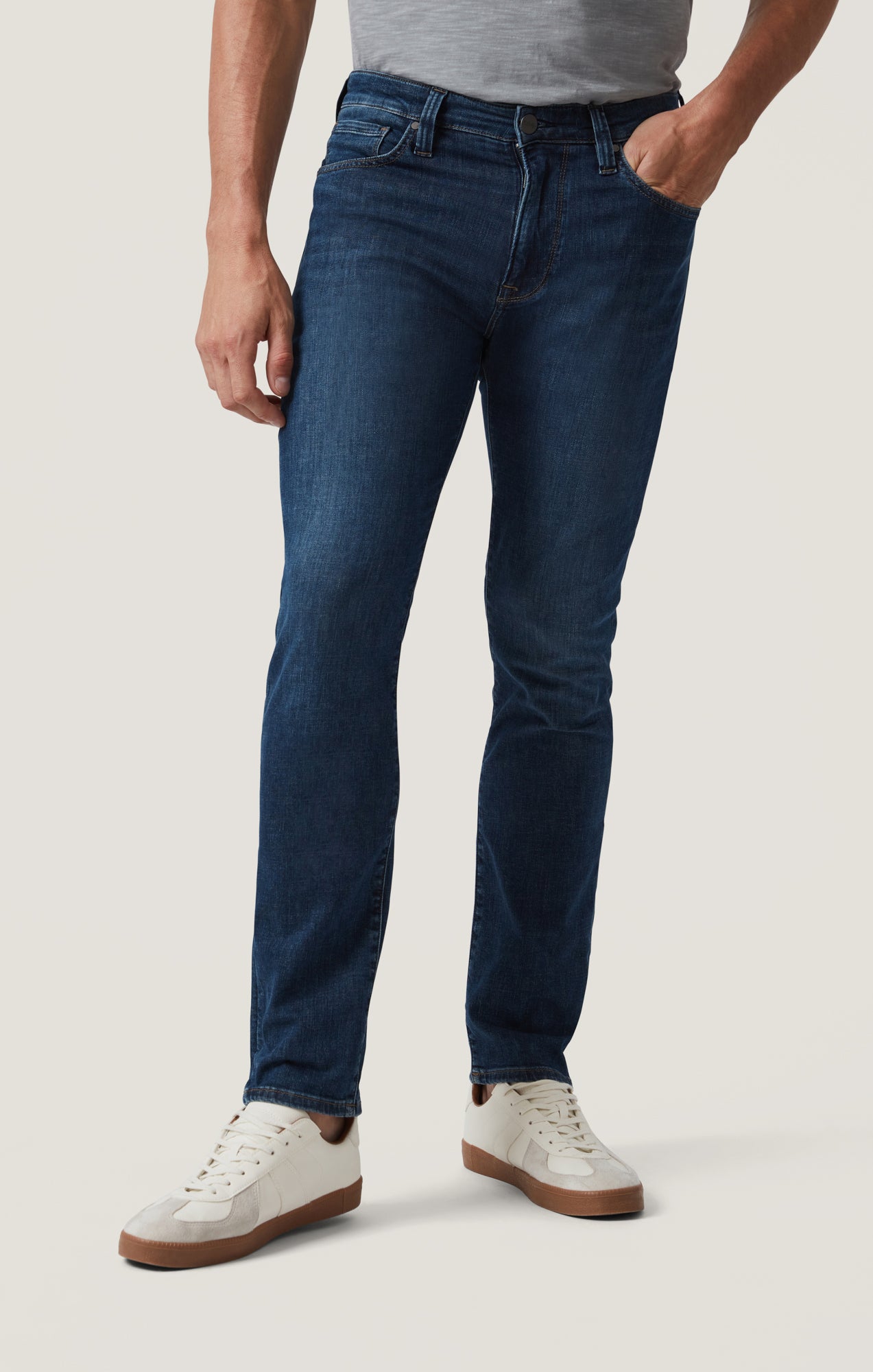 34 Heritage Courage Straight Leg Jeans in Deep Soft