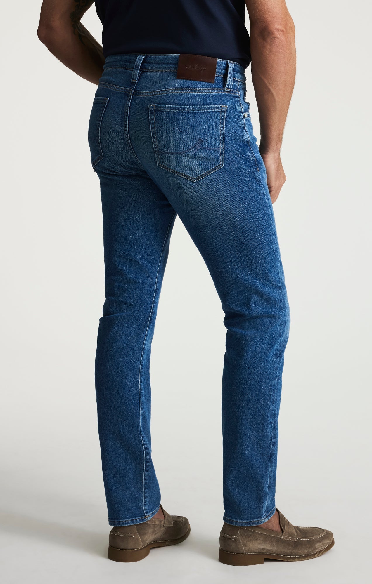 34 Heritage Courage Straight Leg Jeans In Mid Brushed Aerodenim