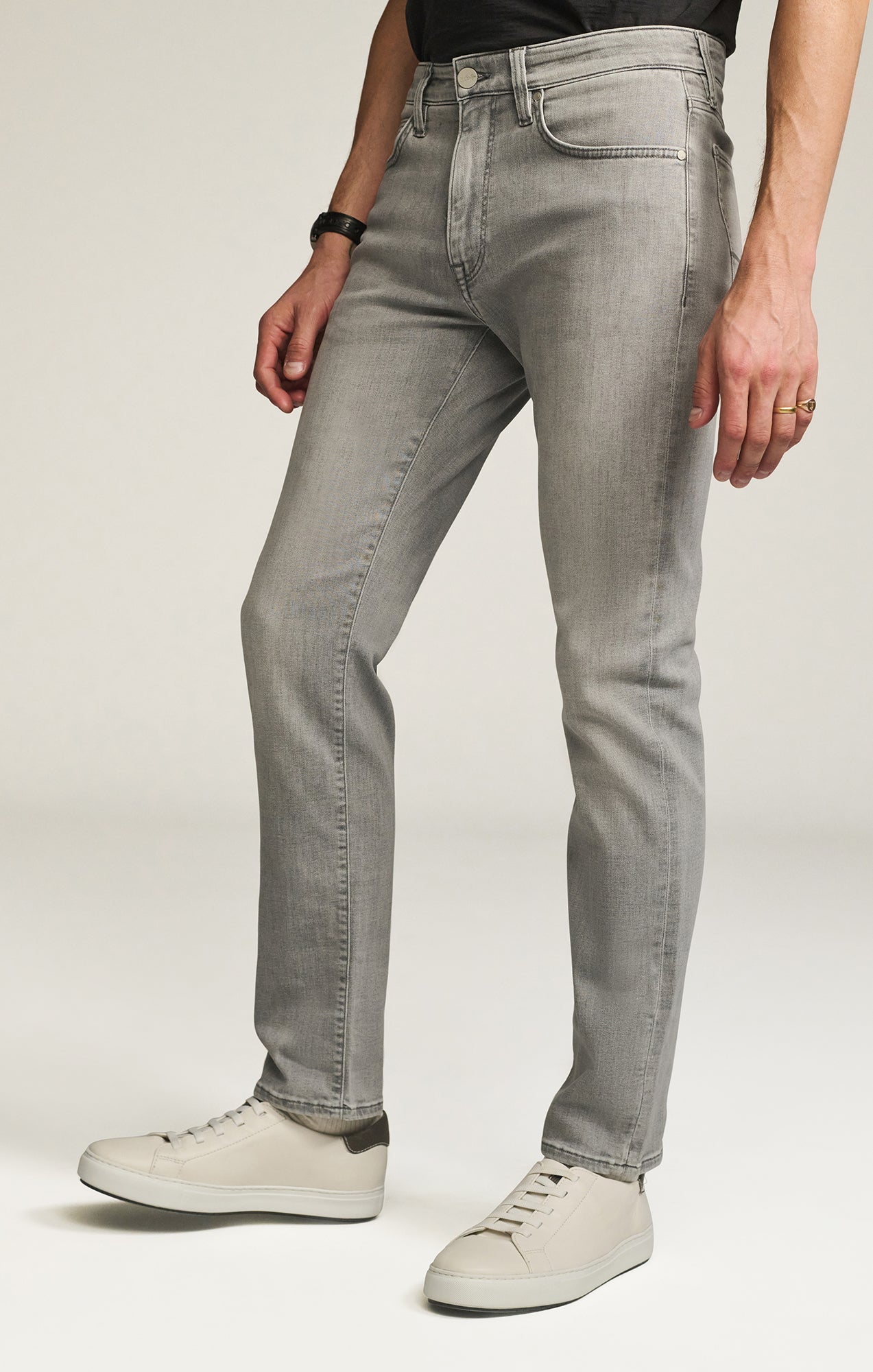 34 Heritage Courage Straight Leg Jeans in Light Grey Organic Ultra